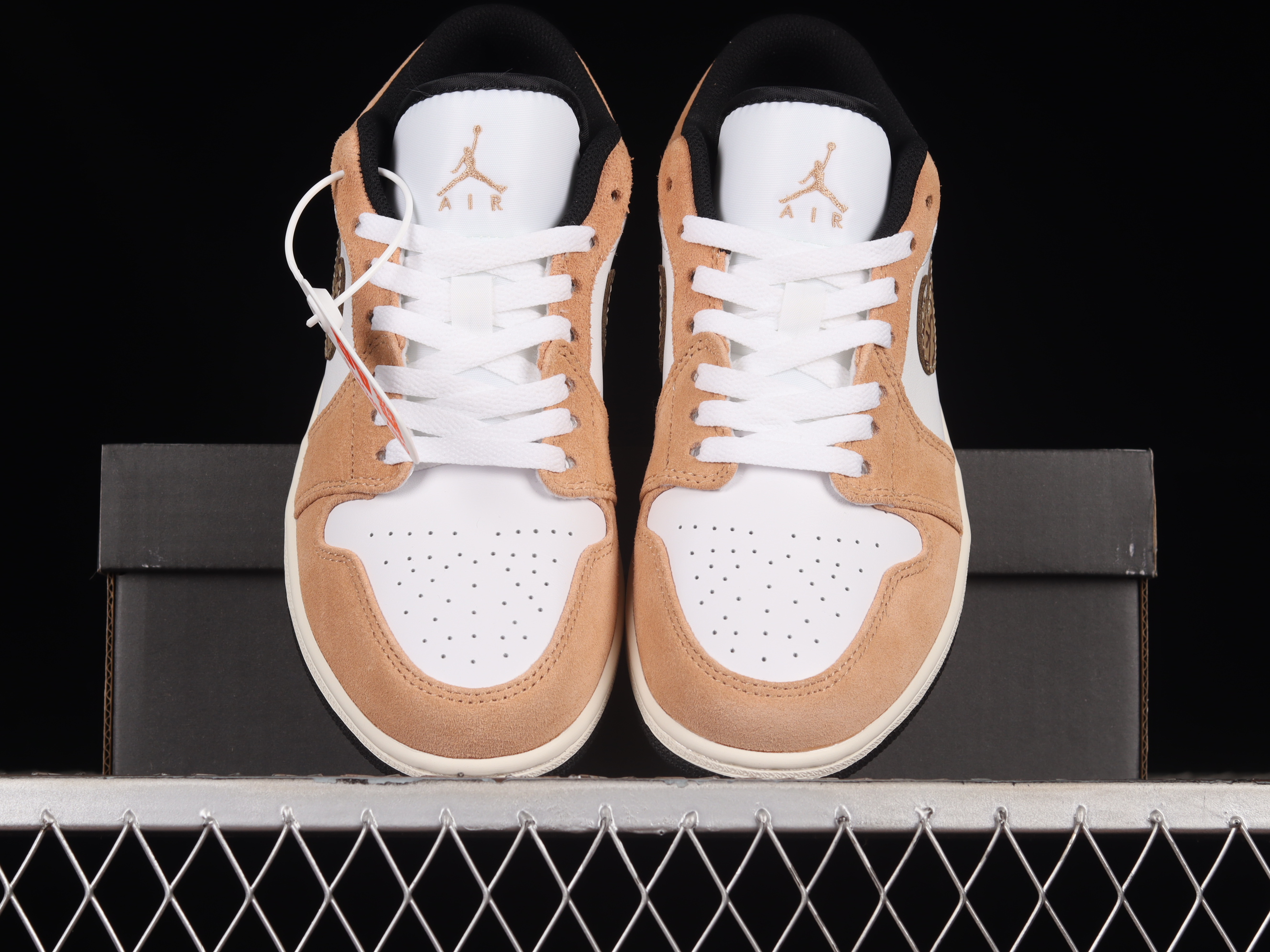 AJ1 low top