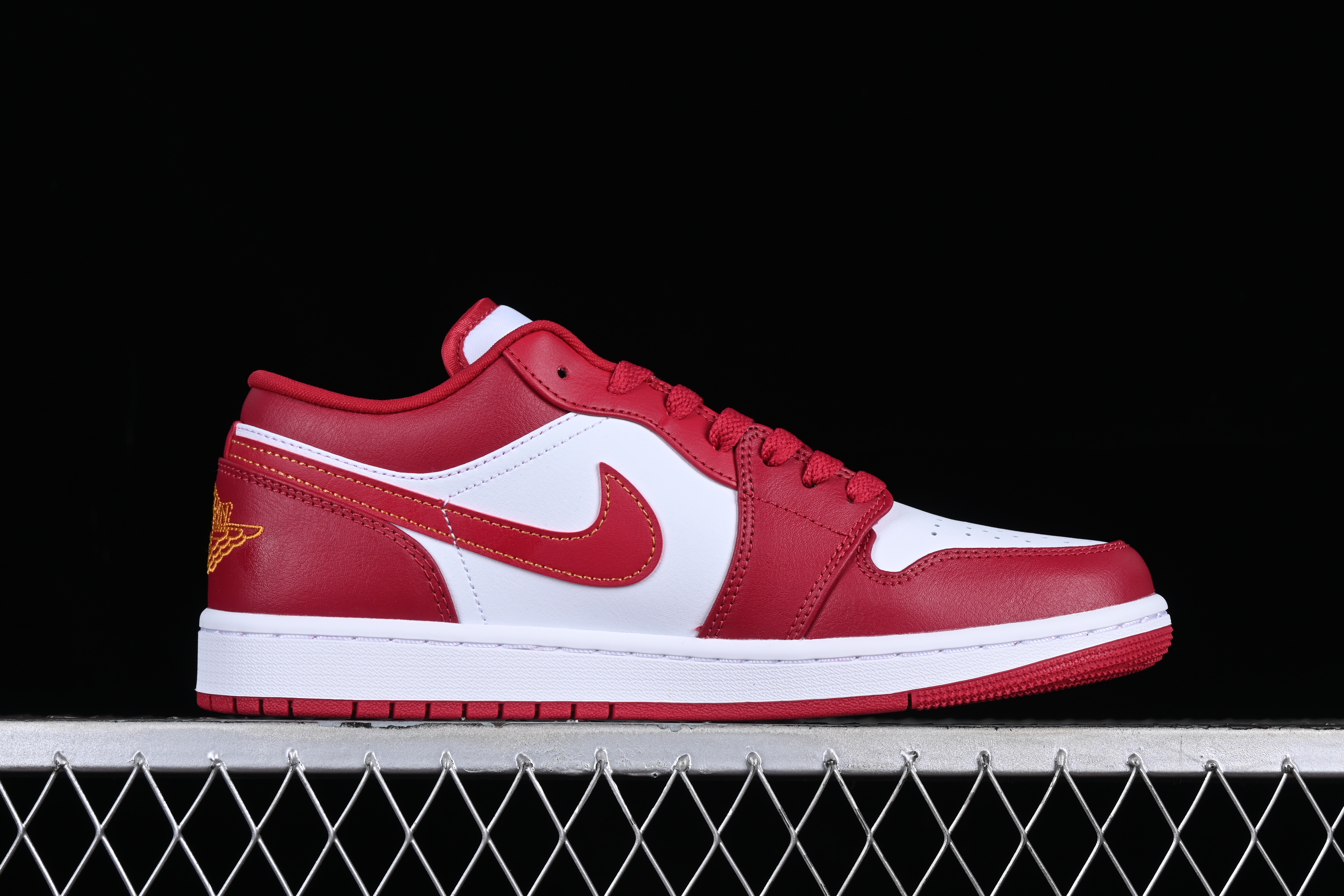 AJ1 low top