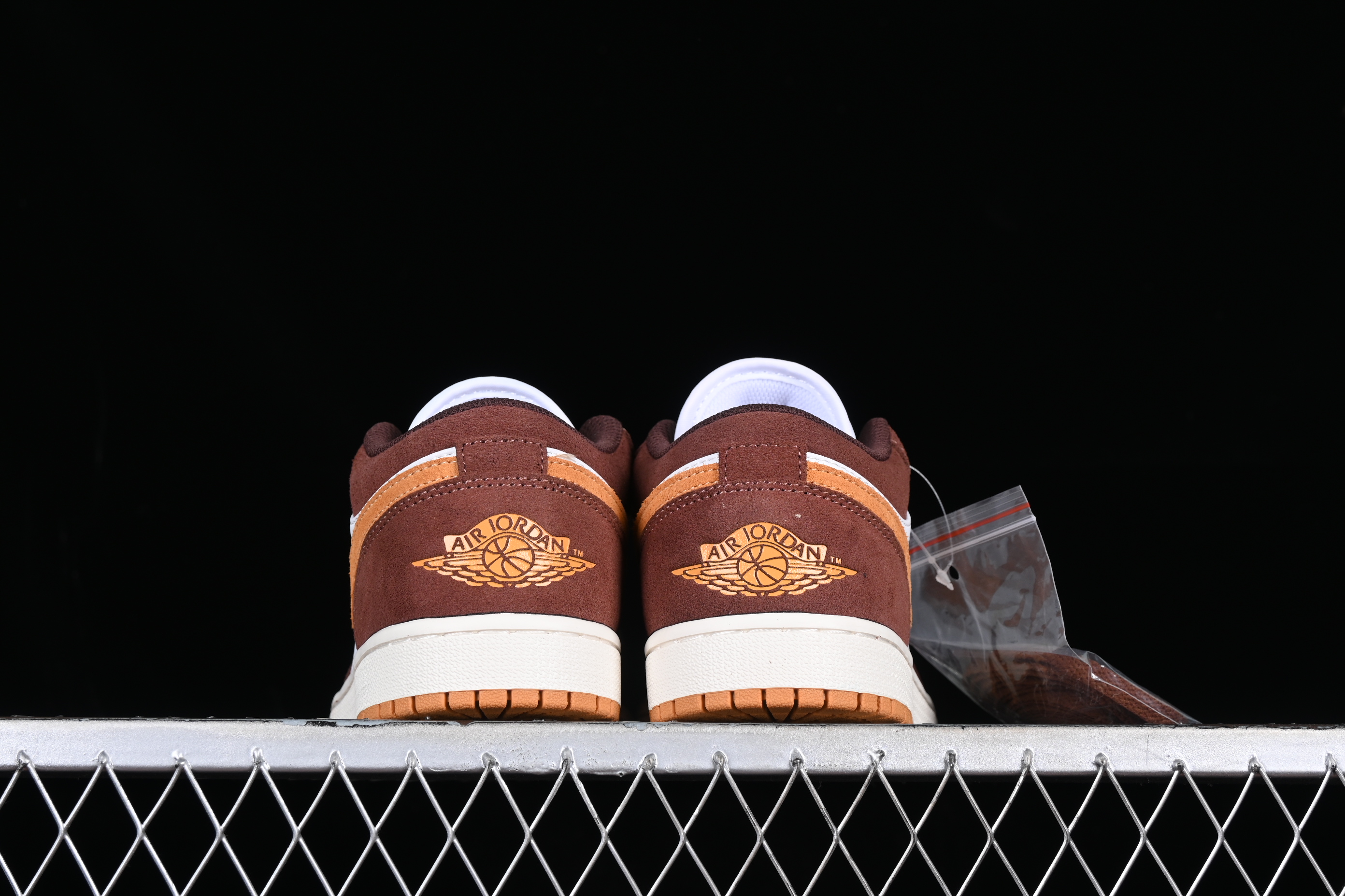 AJ1 low top