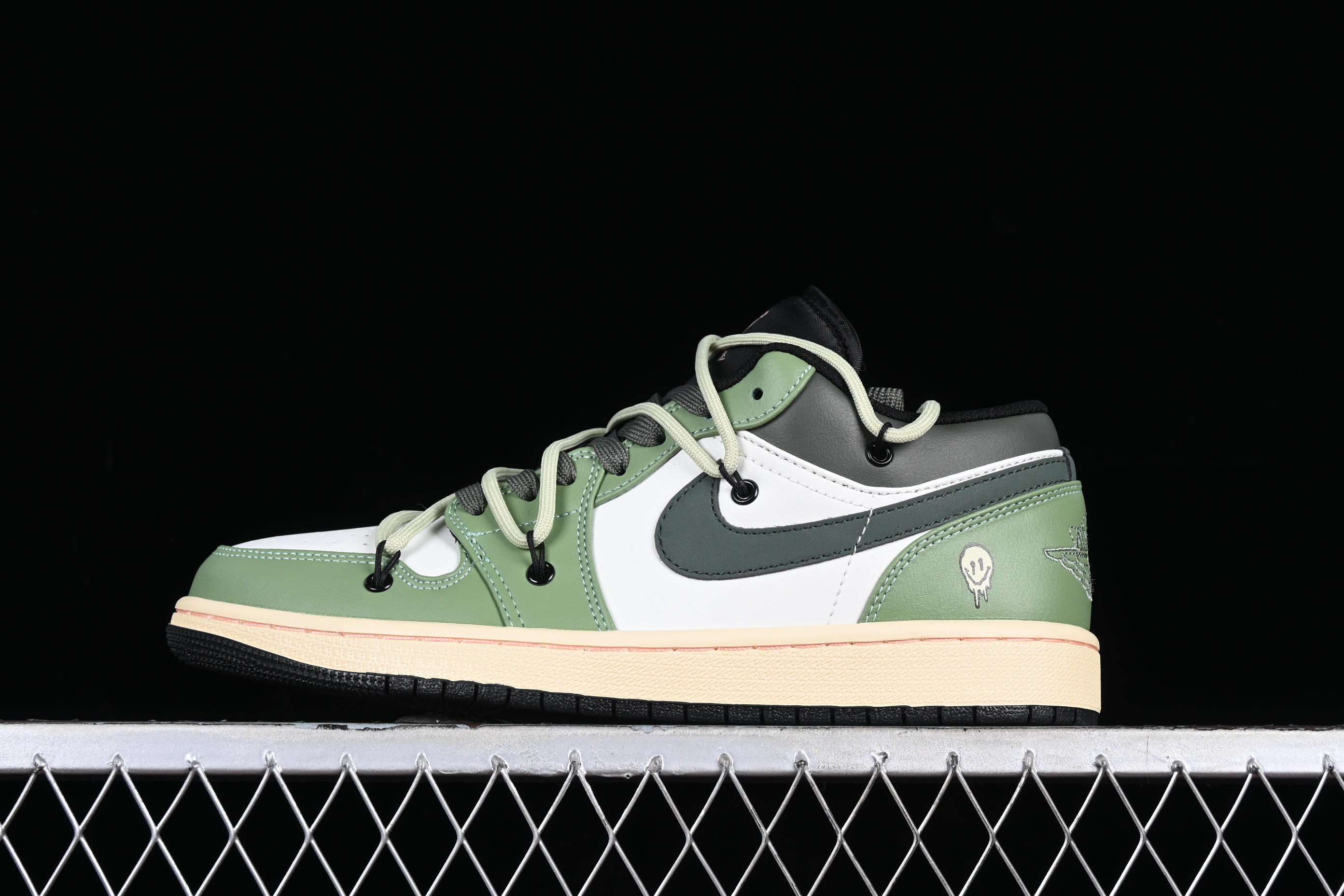 AJ1 low top