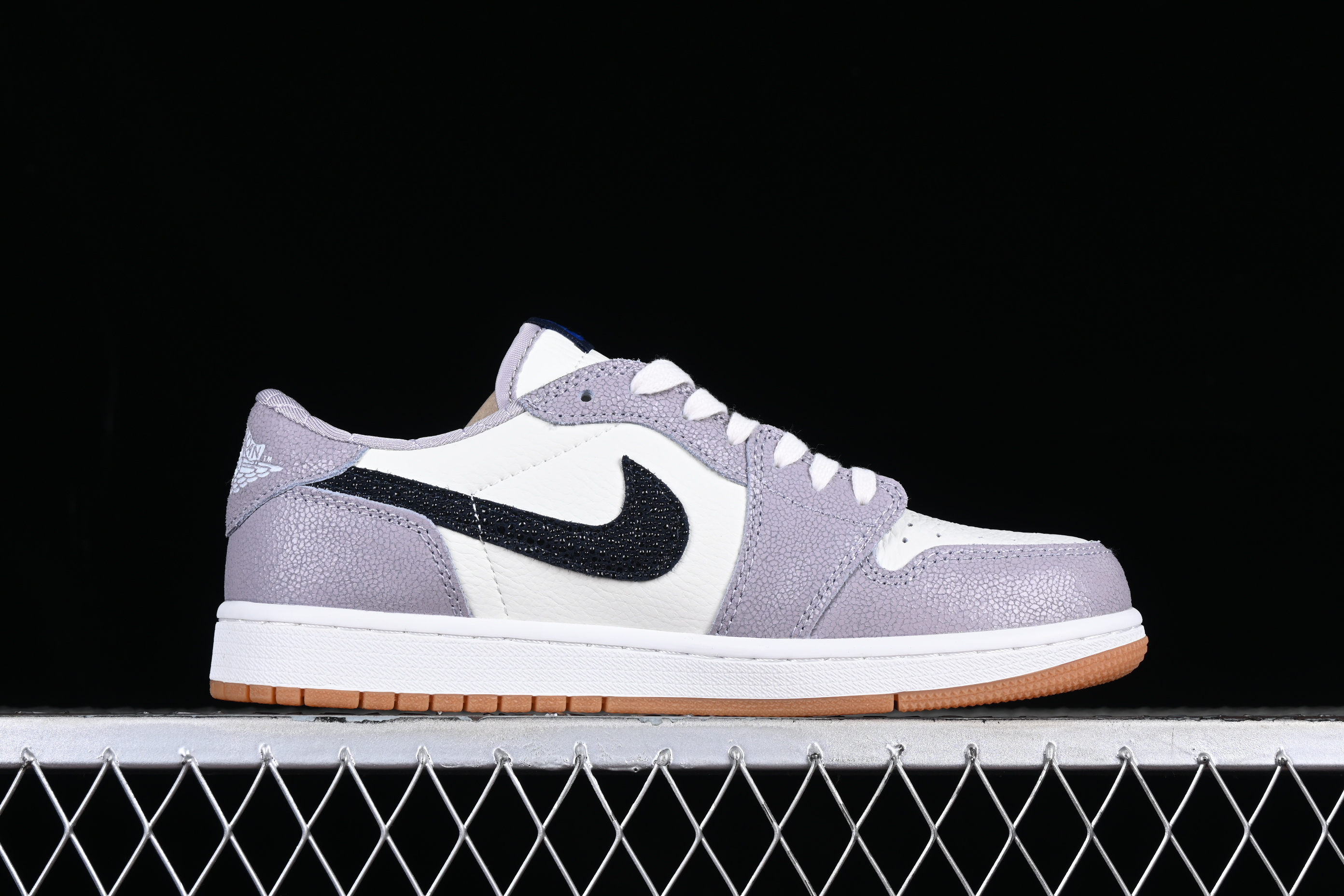 AJ1 low top