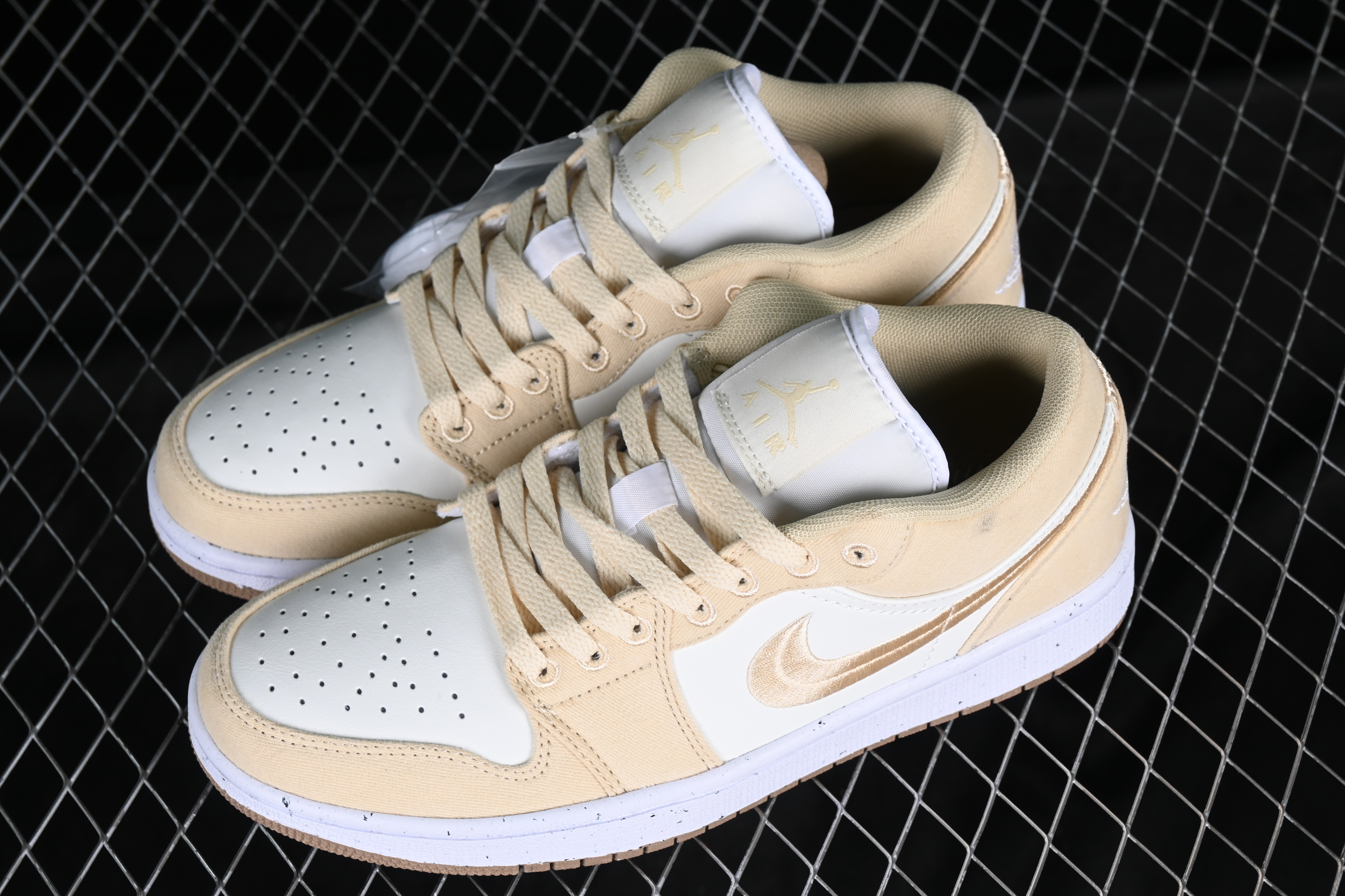 AJ1 low top
