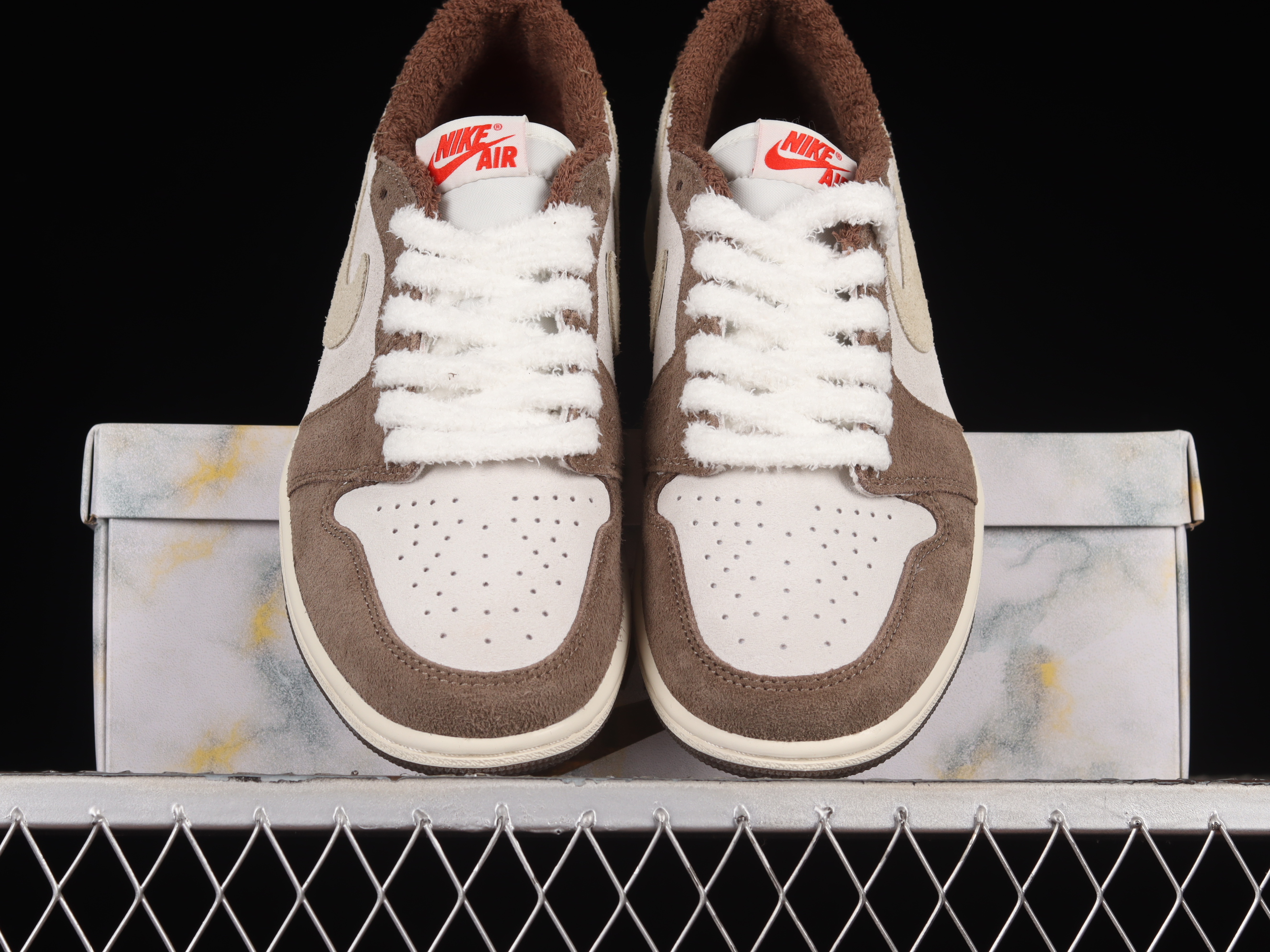 AJ1 low top