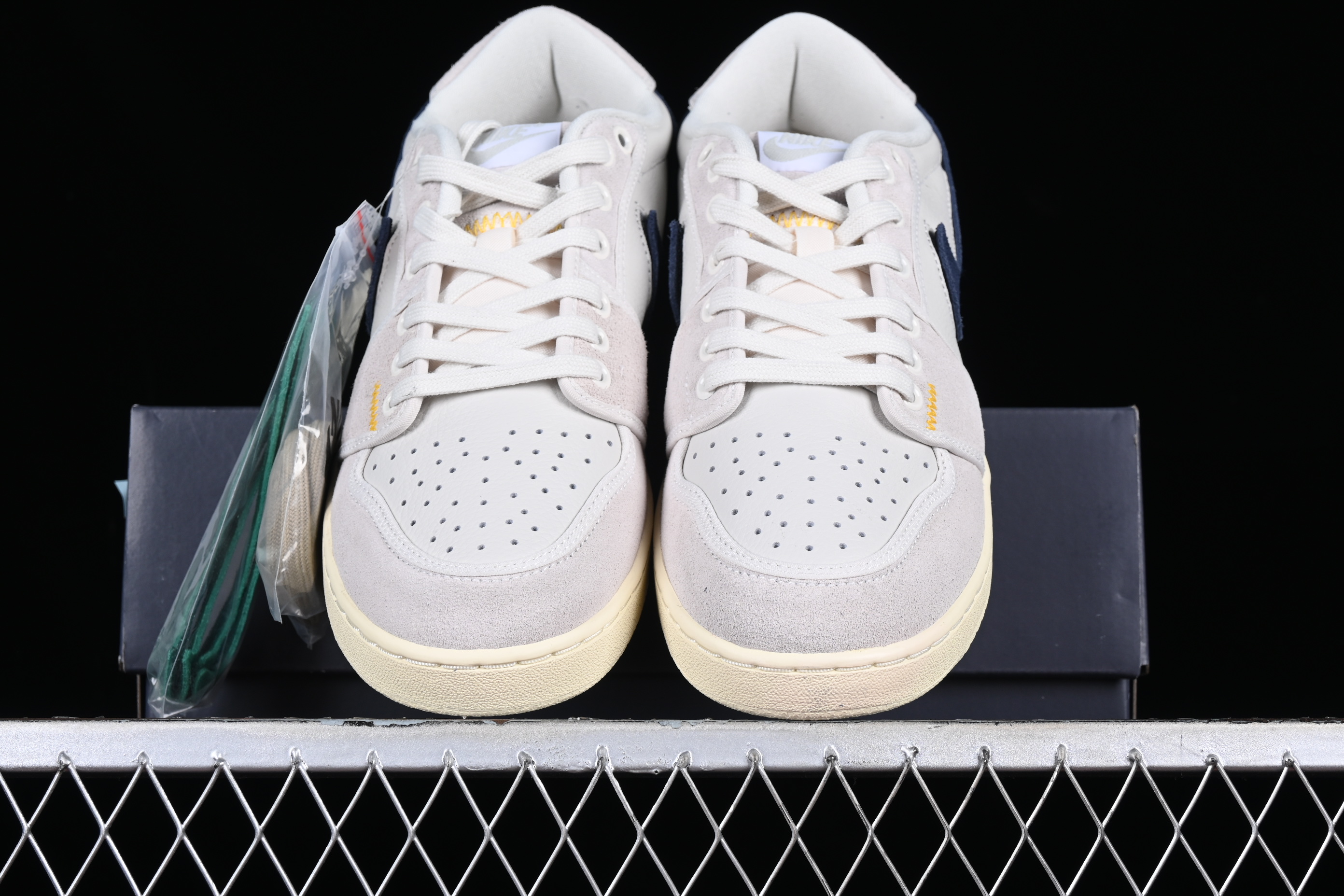 AJ1 low top
