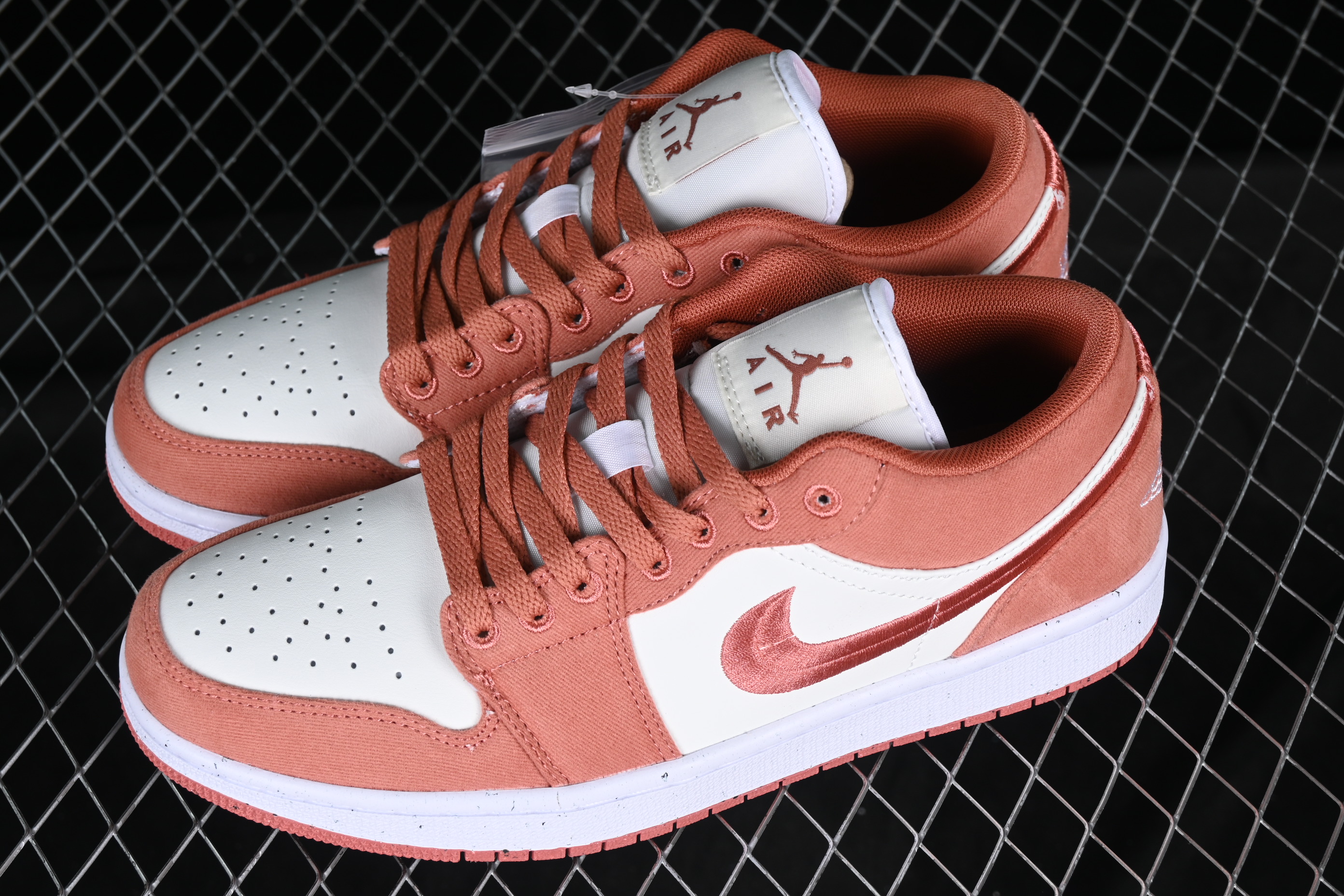 AJ1 Pink and white low-top cultural basketball shoes FN3722-801 35.5-47.5