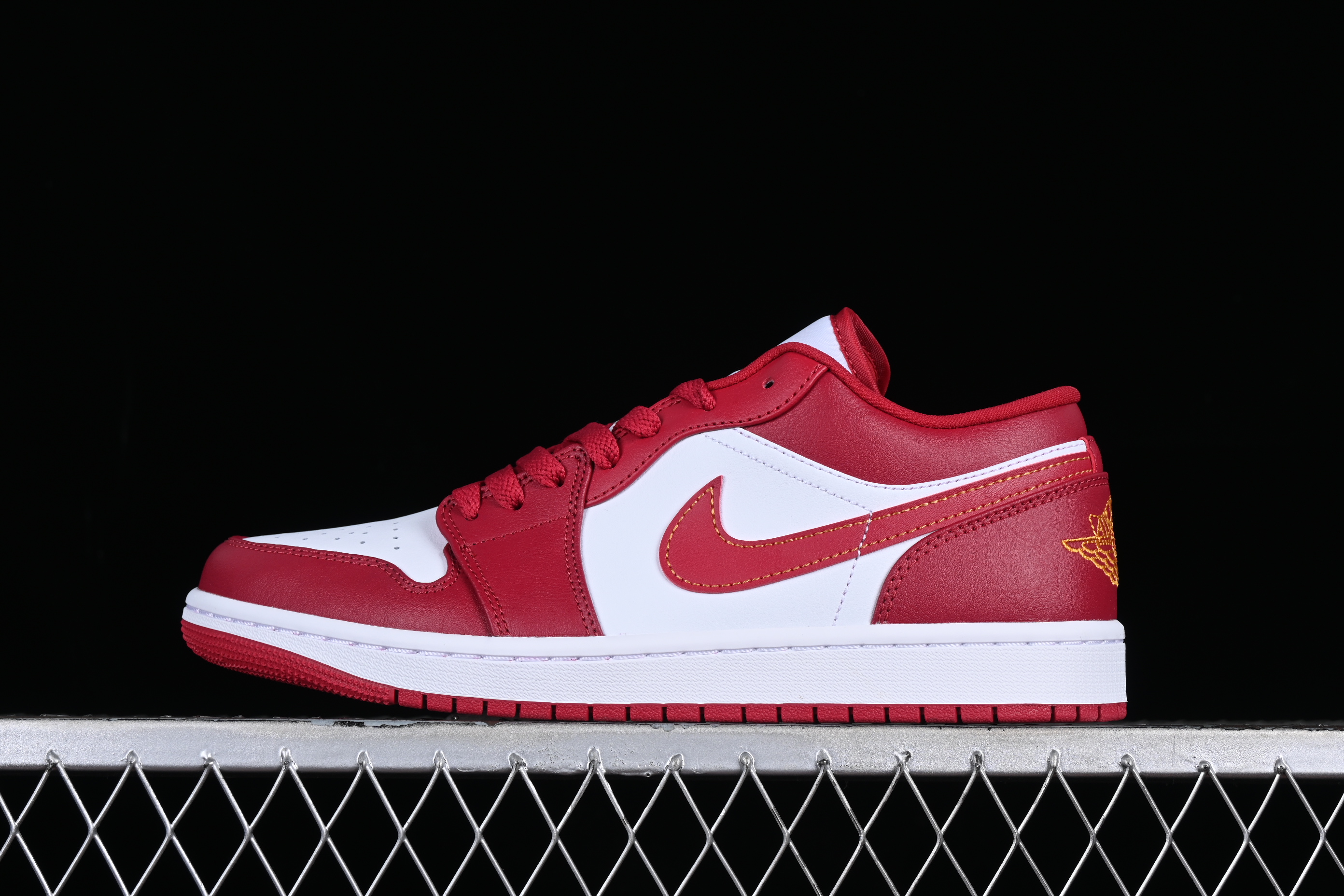 AJ1 low top