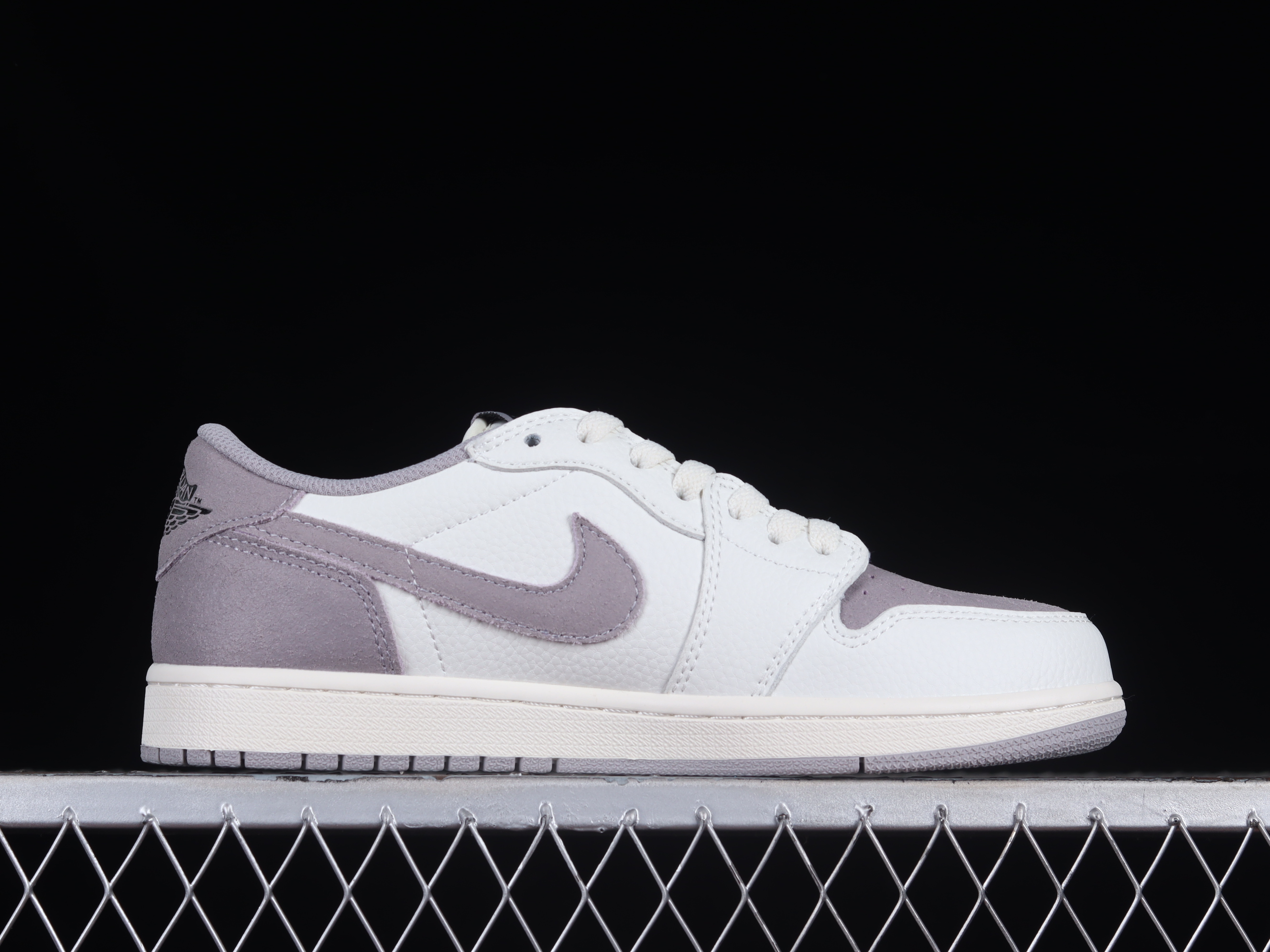 AJ1 low top