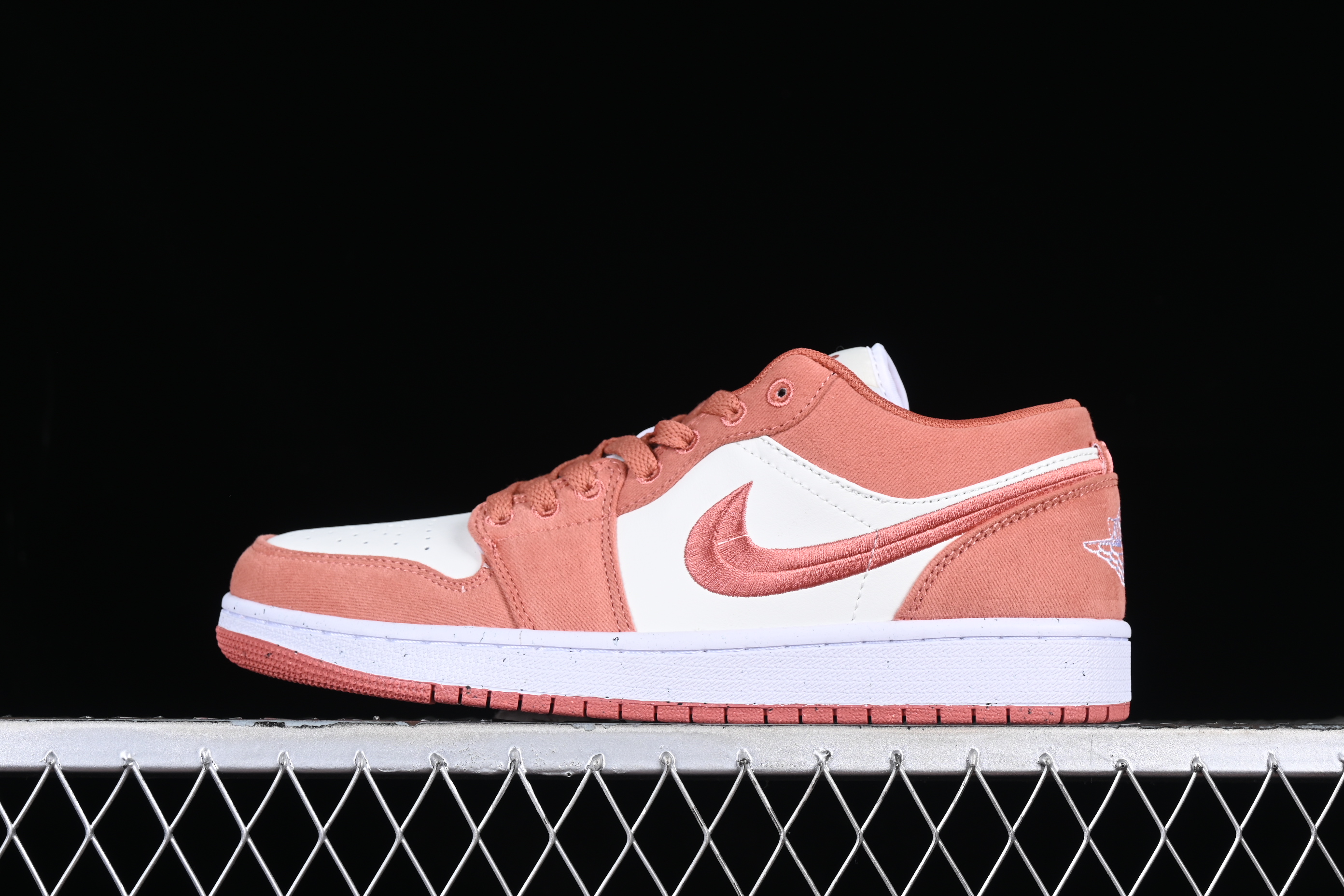 AJ1 low top