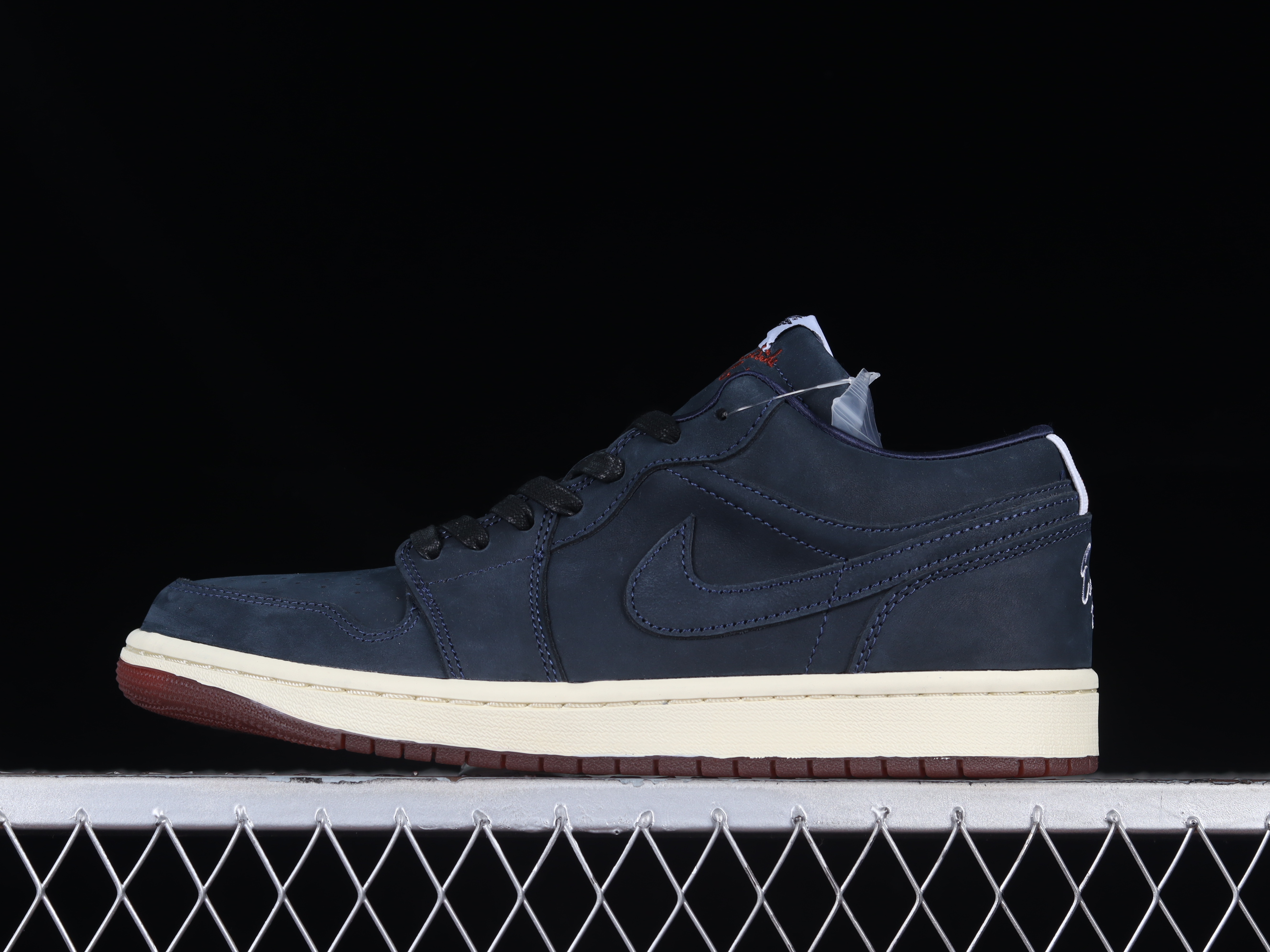 AJ1 low top