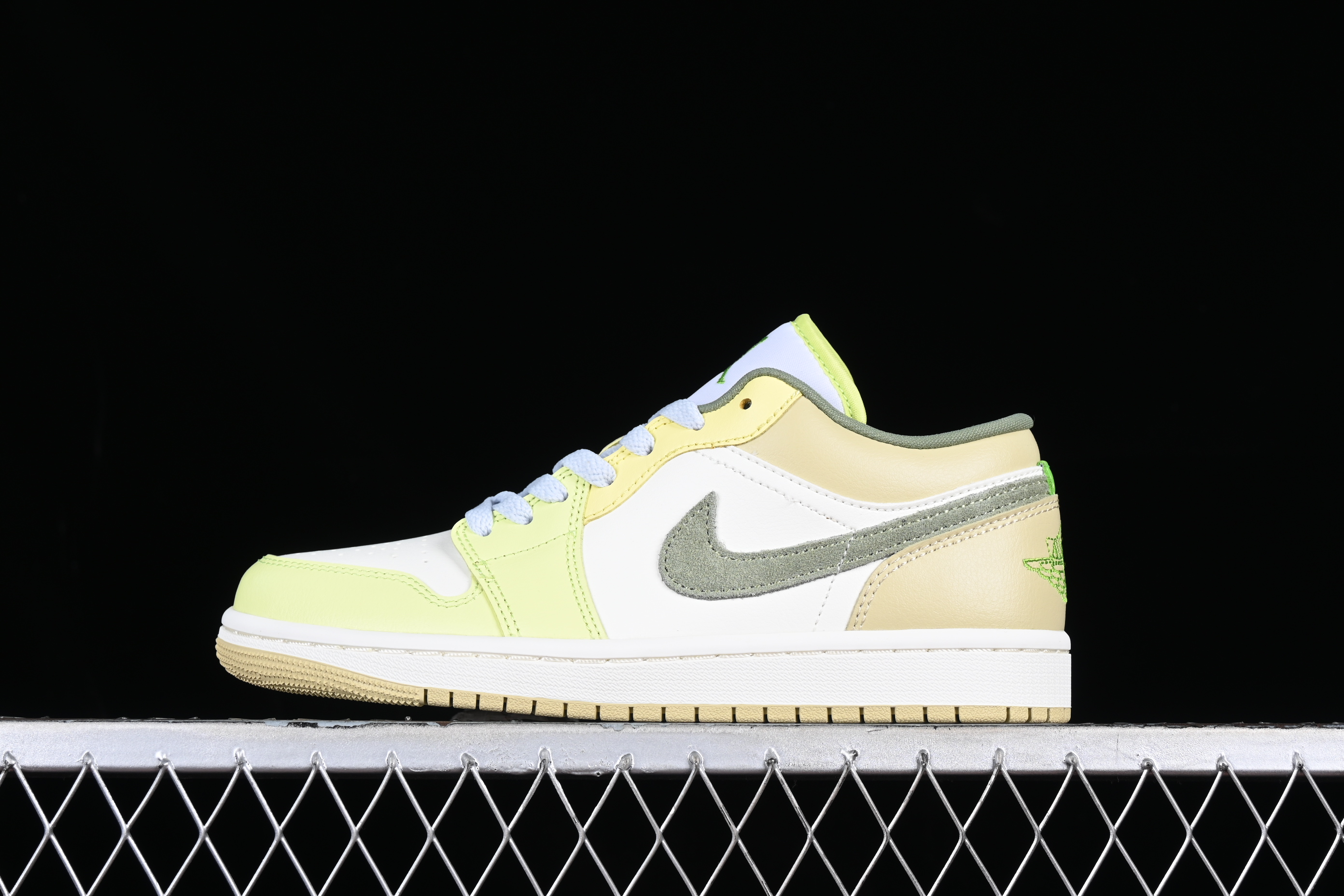AJ1 low top