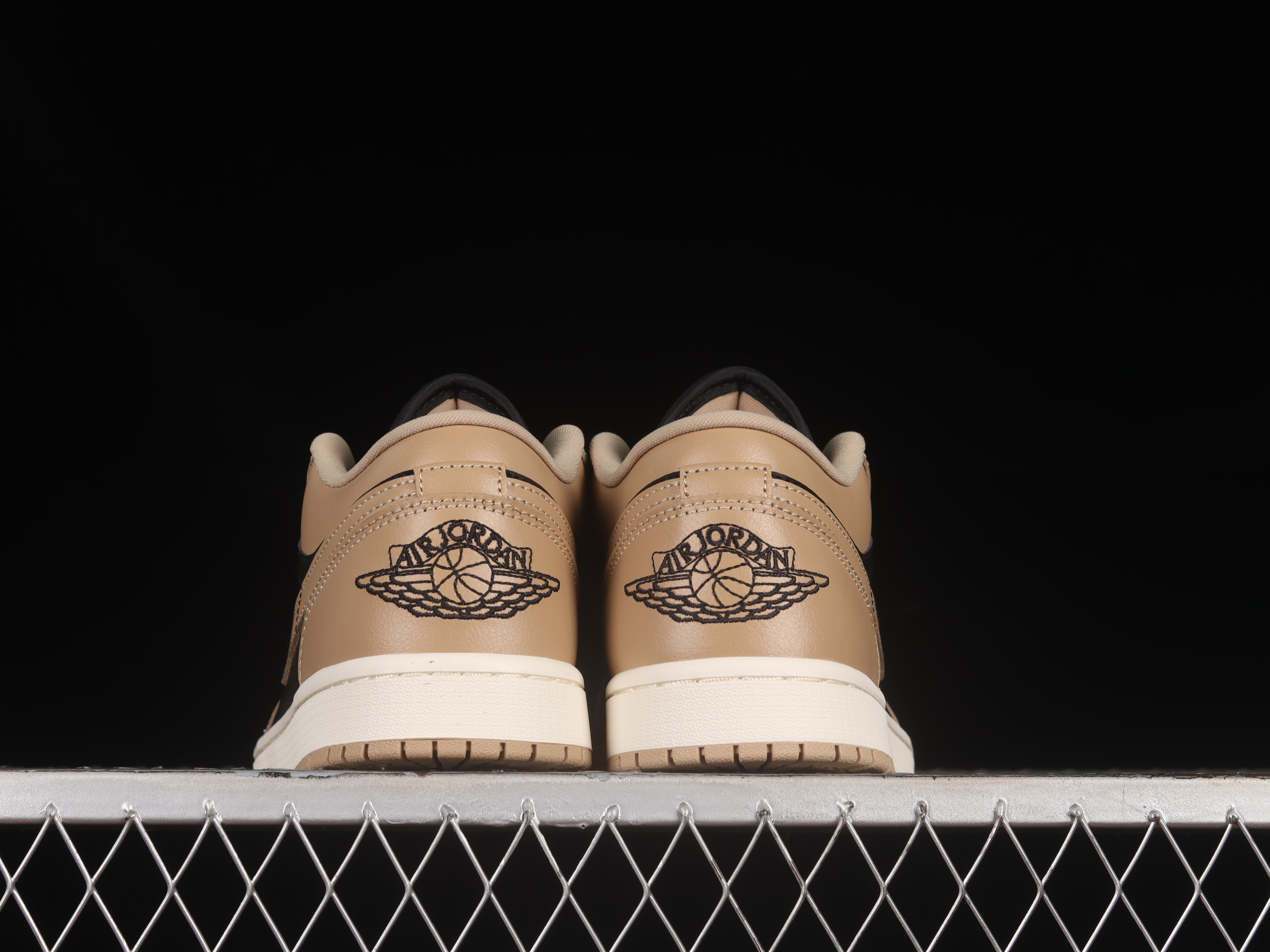 AJ1 low top