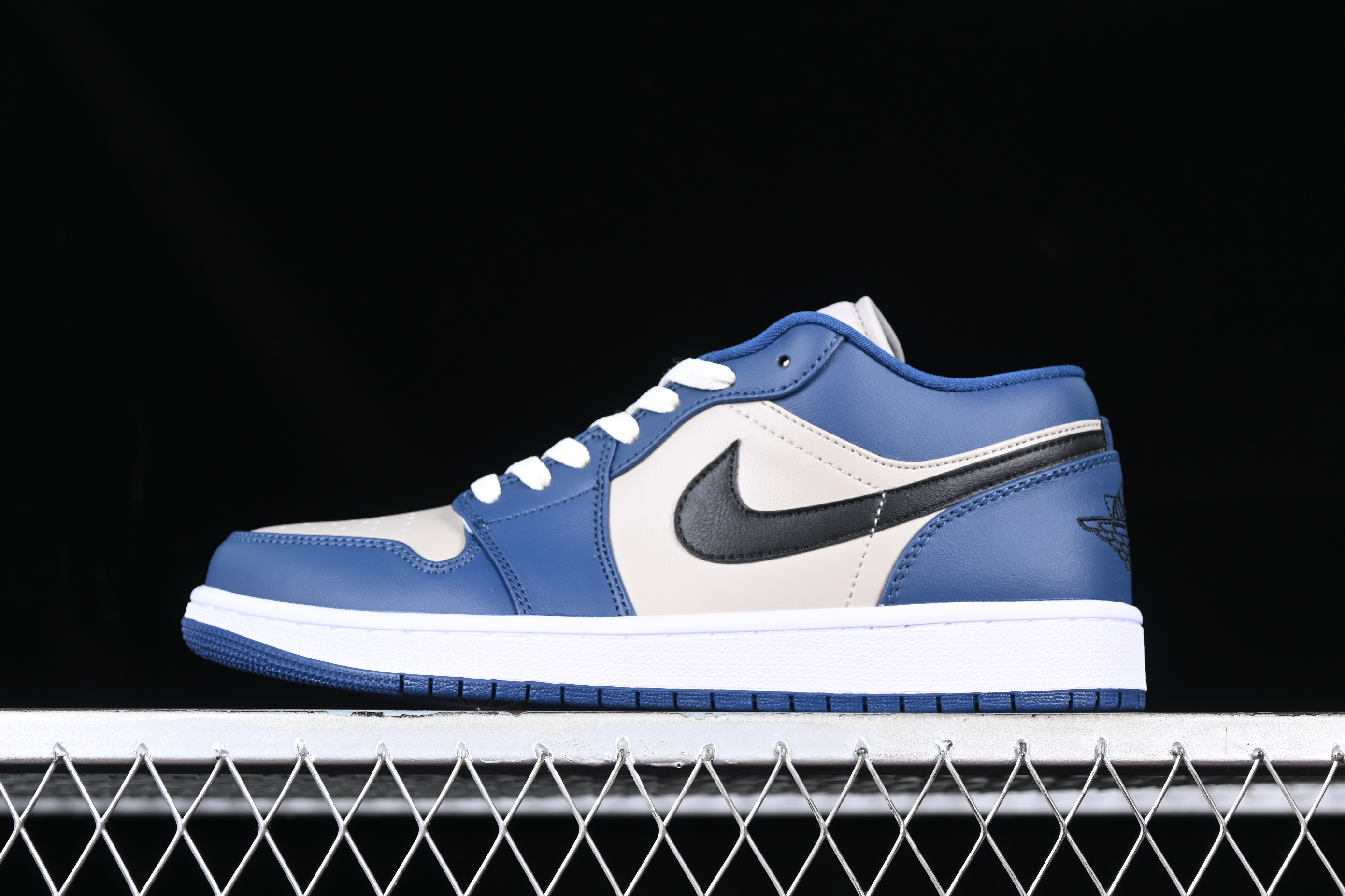 AJ1 low top