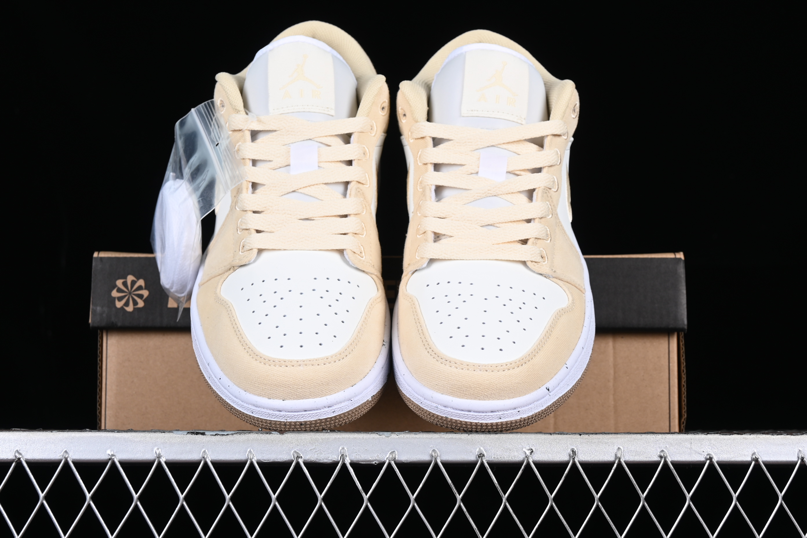 AJ1 low top