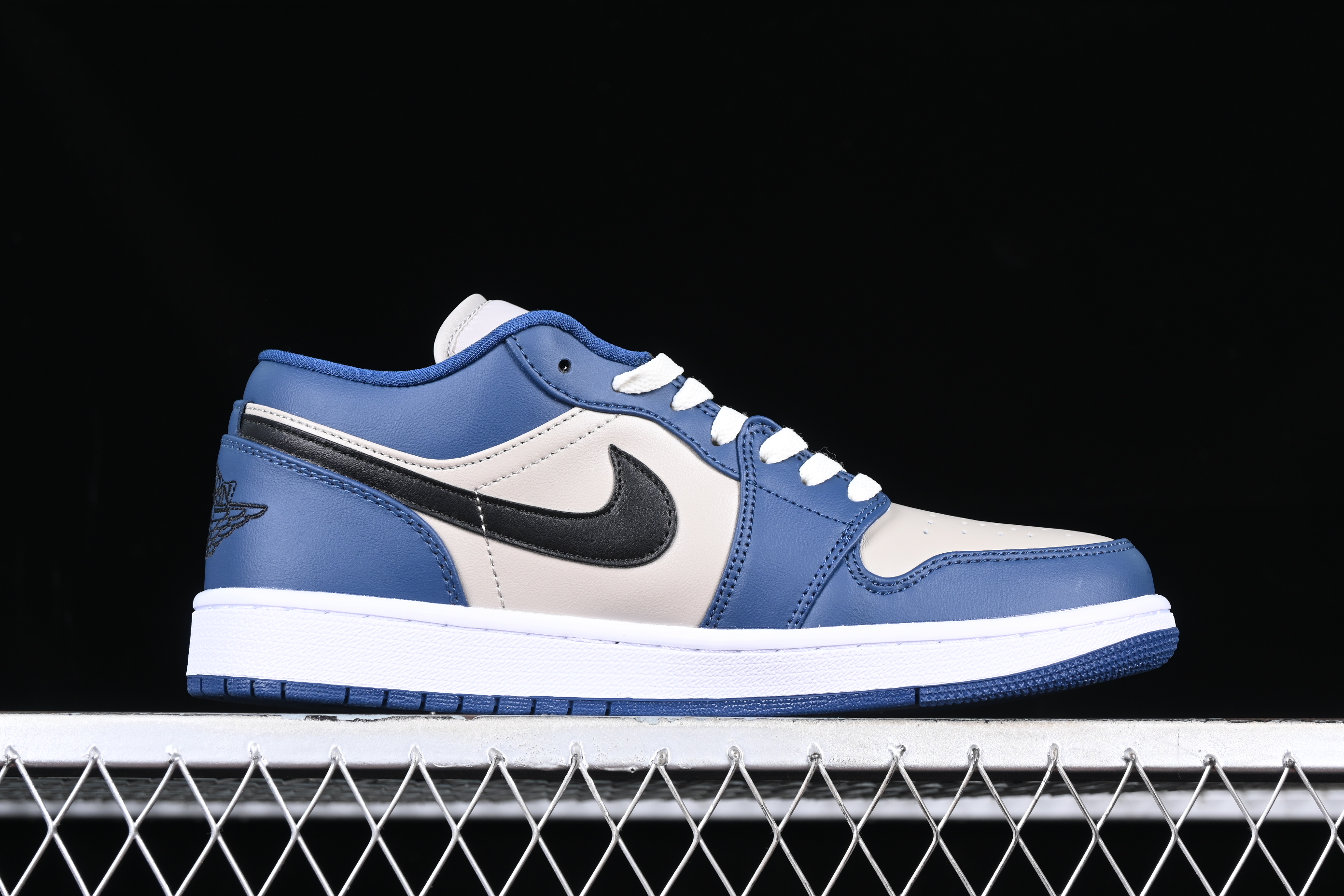 AJ1 low top
