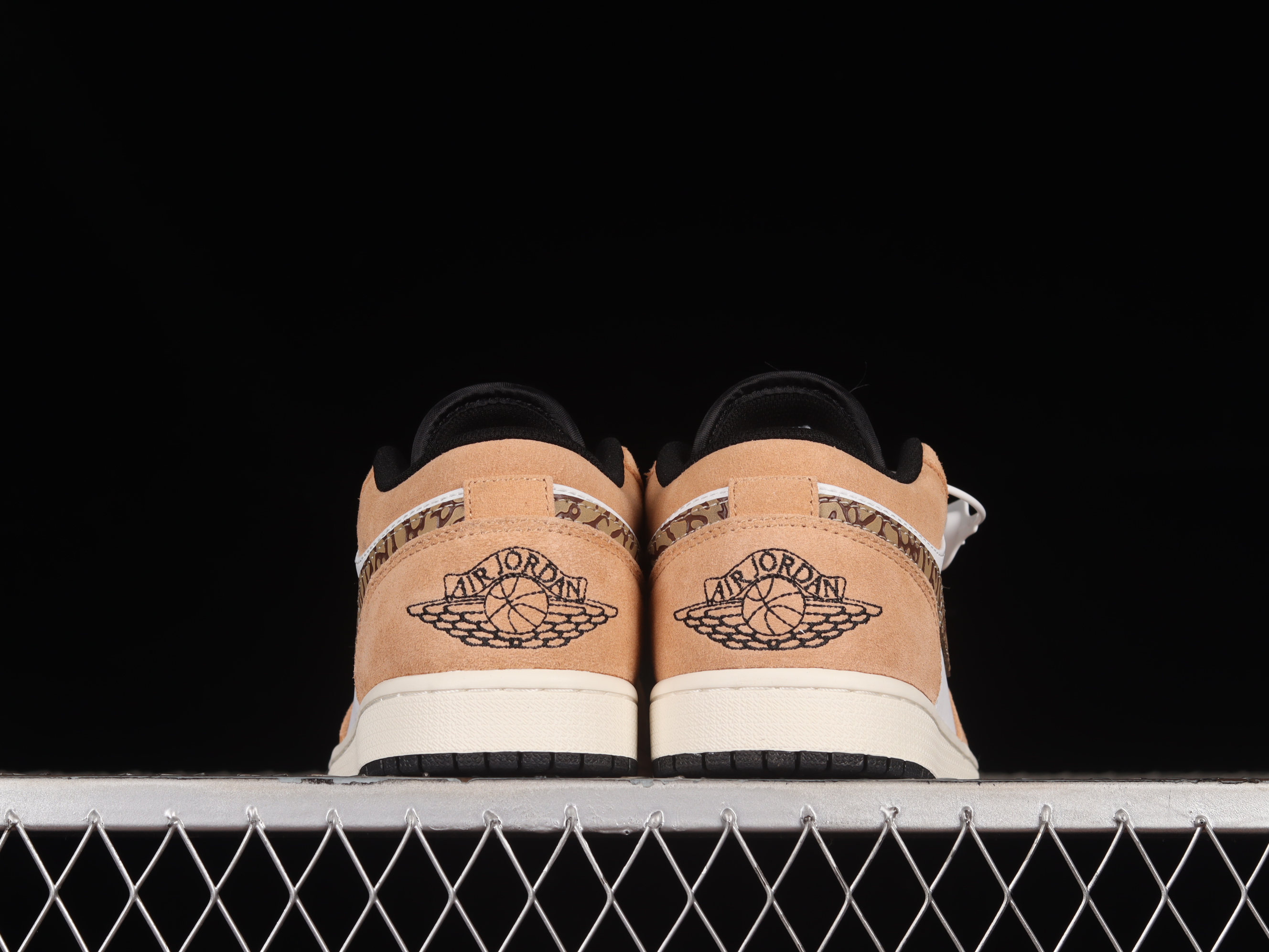 AJ1 low top