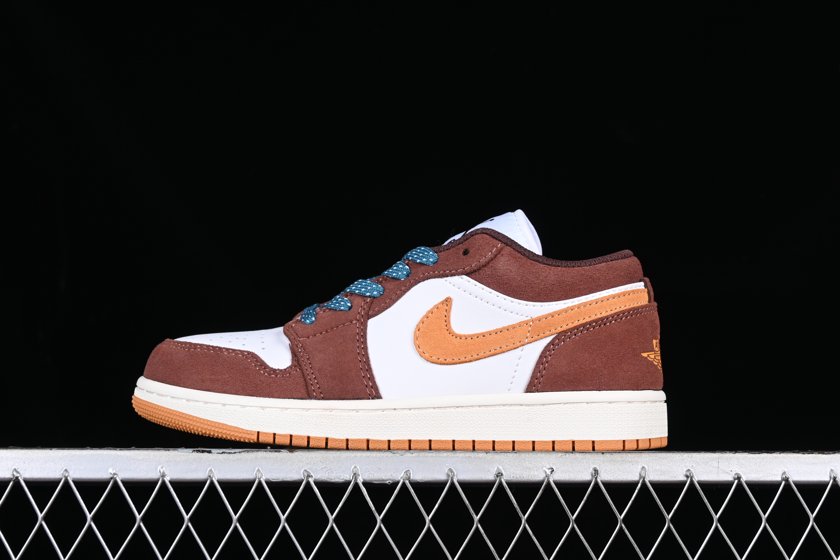 AJ1 low top