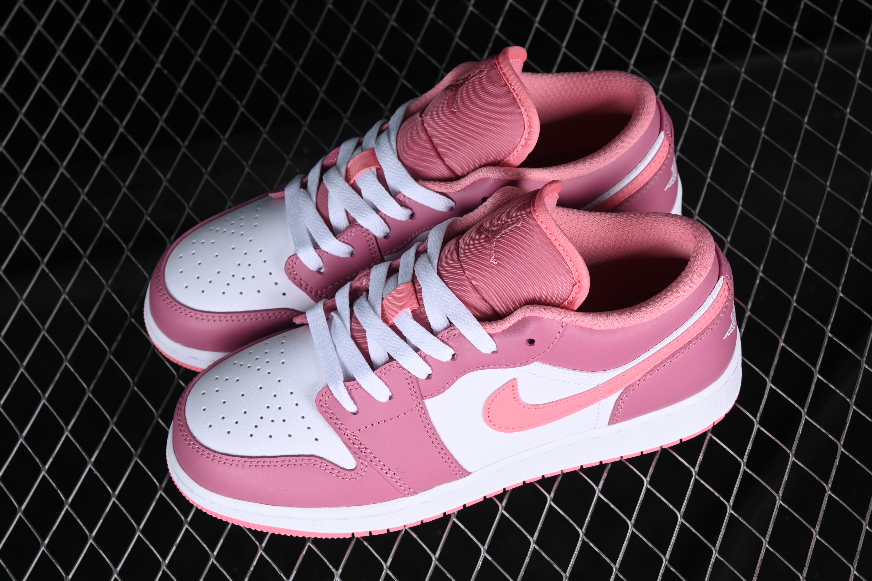 AJ1 low top