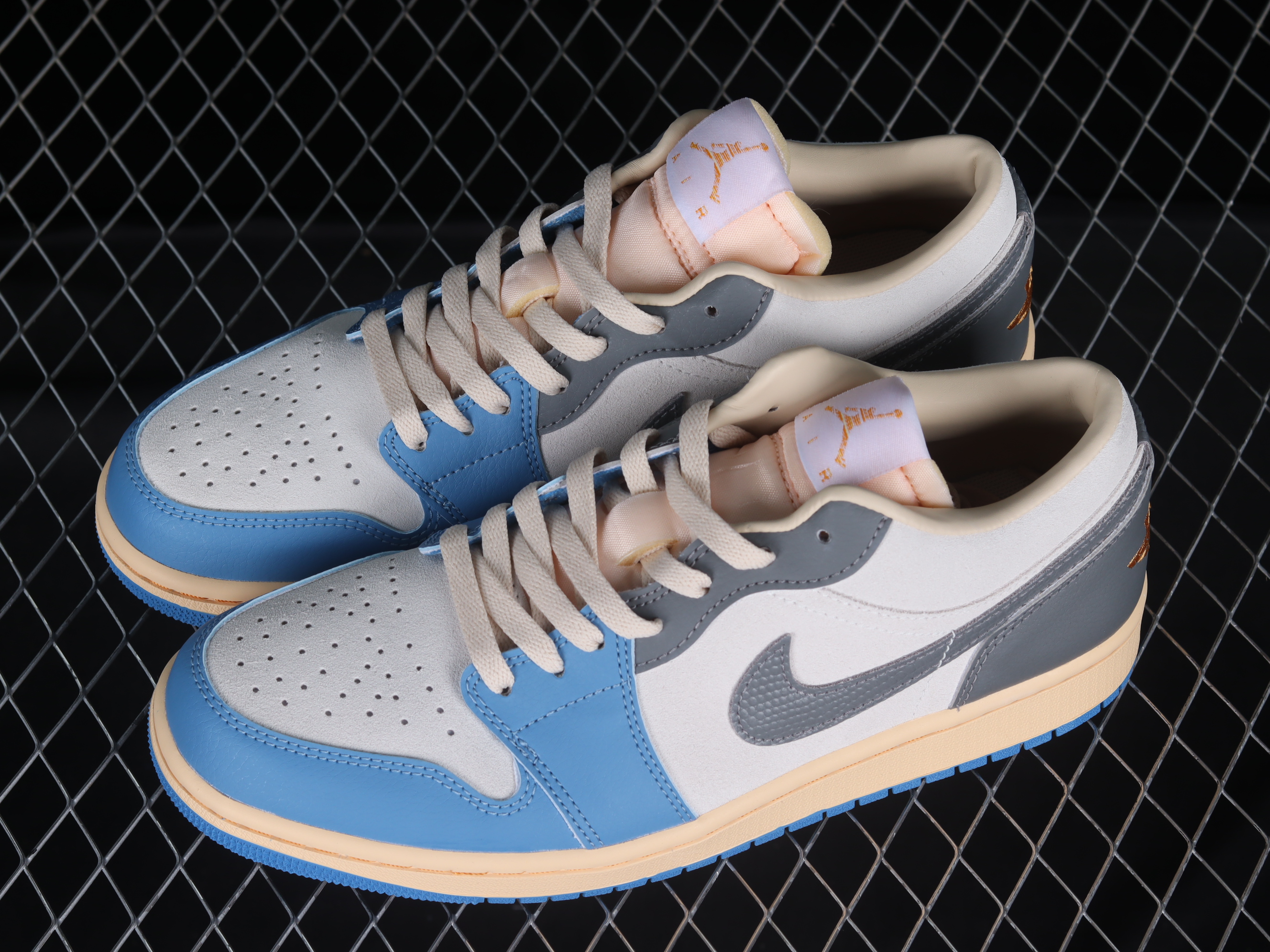 AJ1 low top
