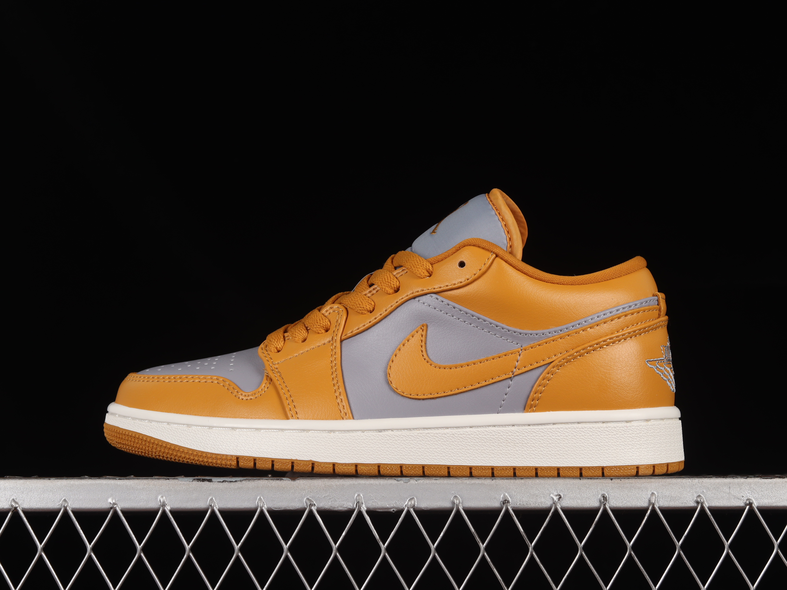 AJ1 low top