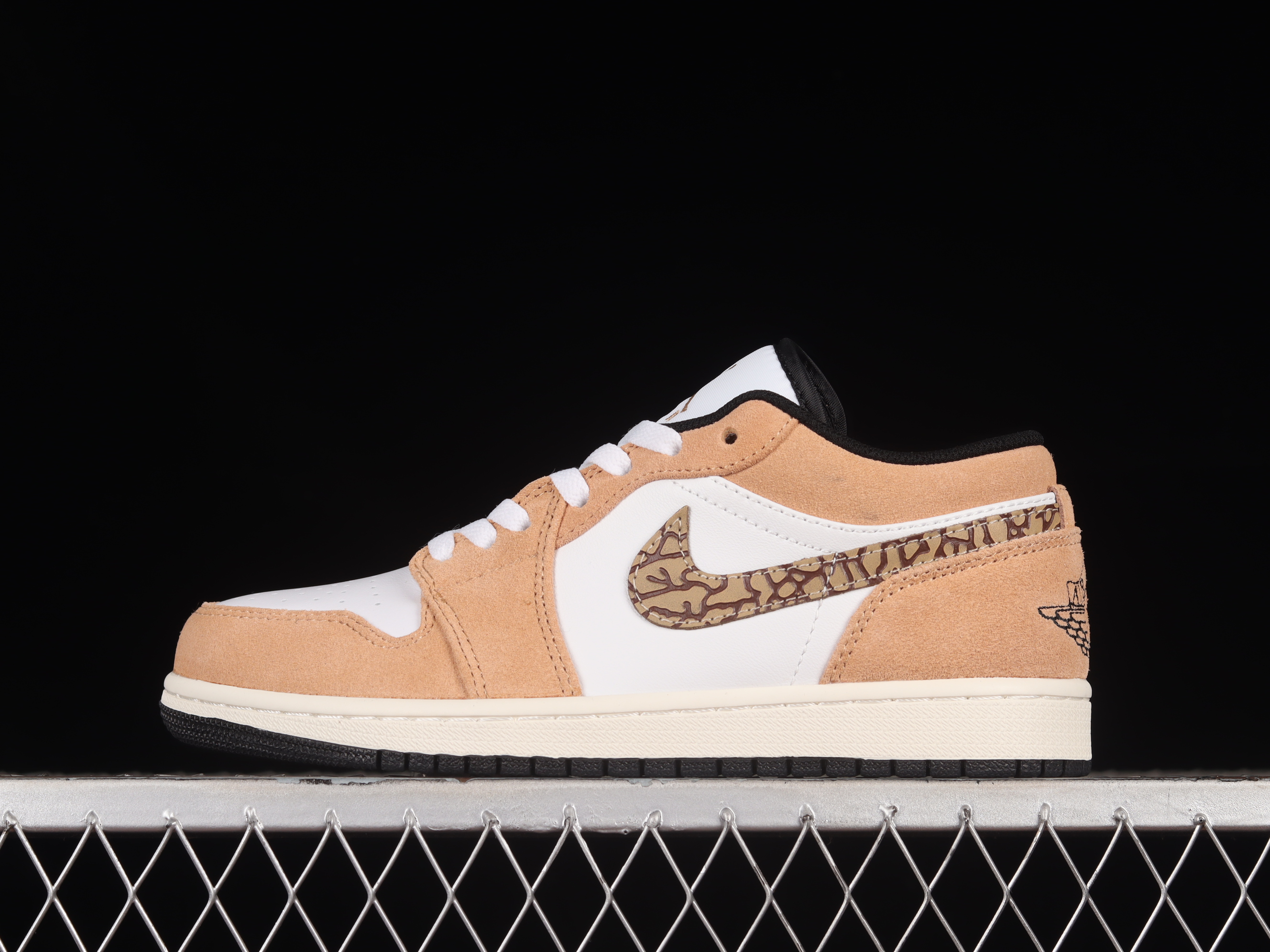 AJ1 low top