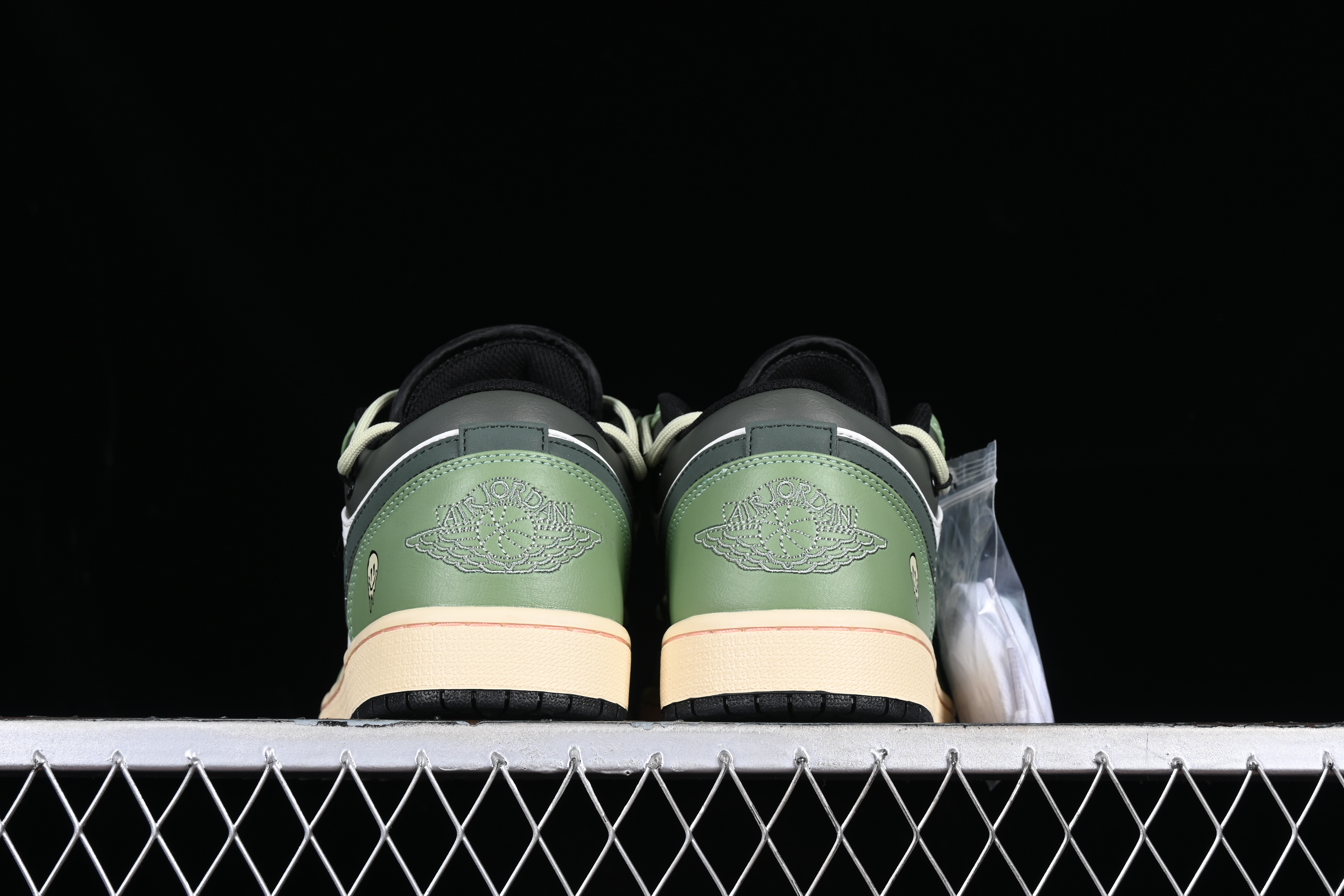 AJ1 low top