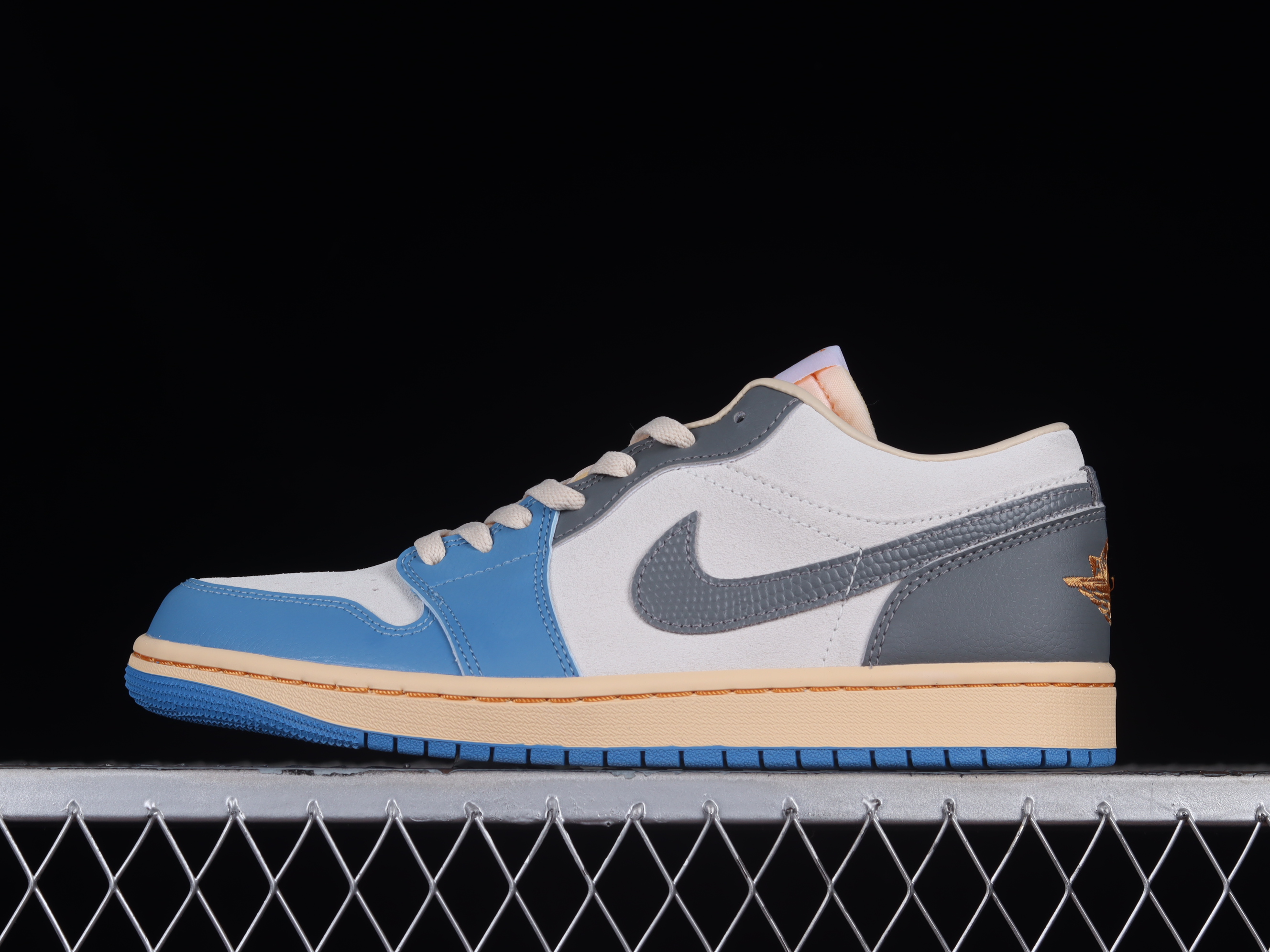 AJ1 low top