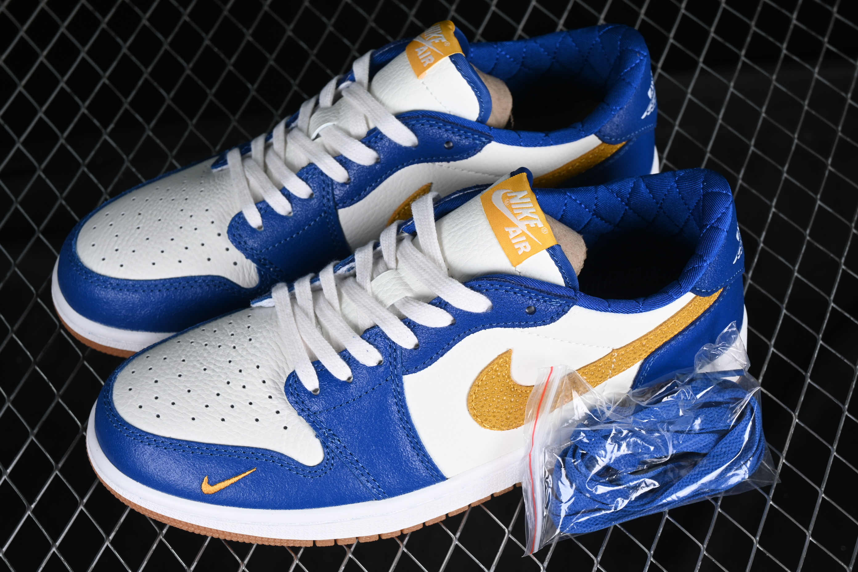 AJ1 White, blue and yellow flared crack low-top cultural leisure sports board shoes DZ0772-103 36-46