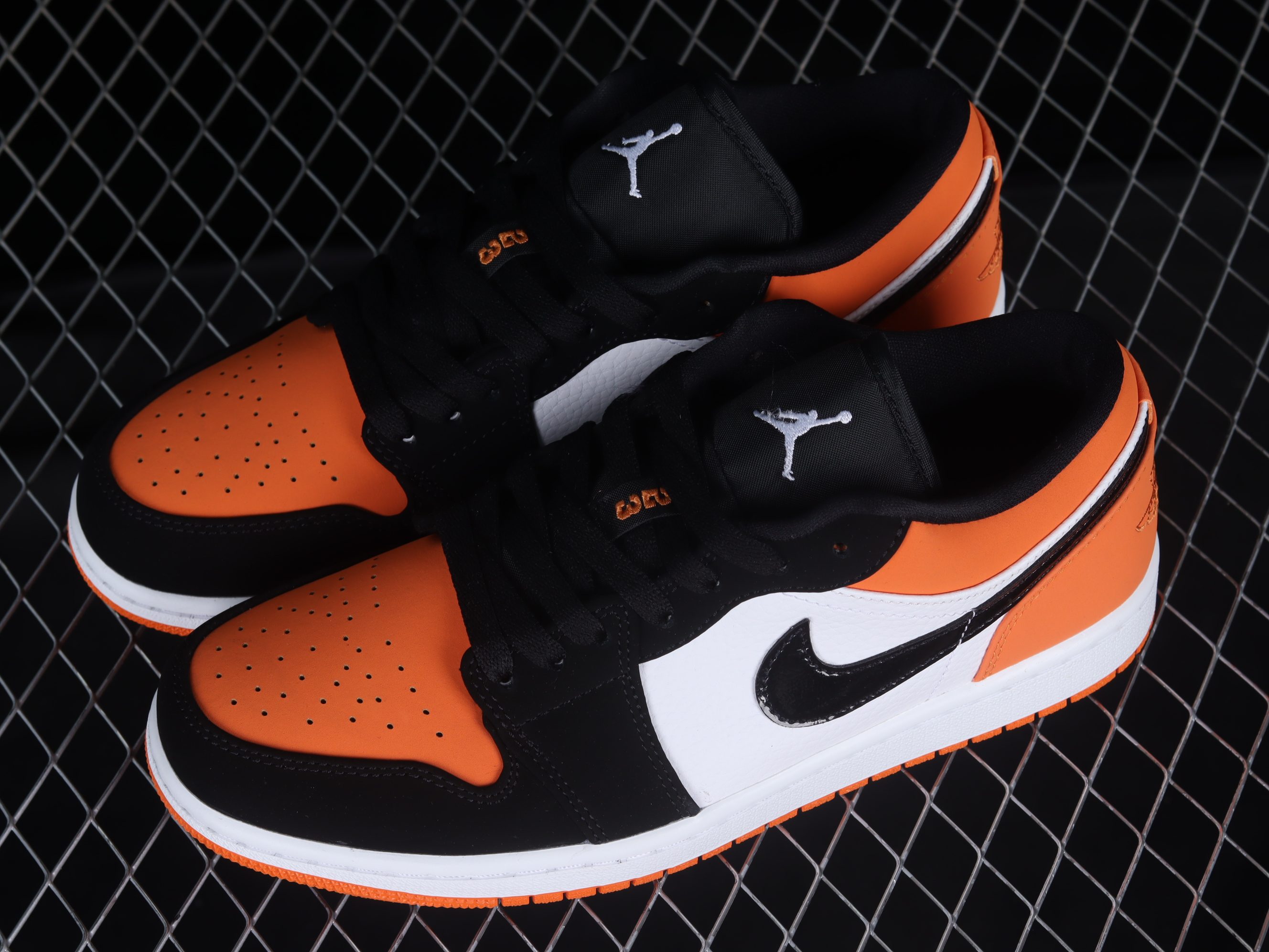 AJ1 low top