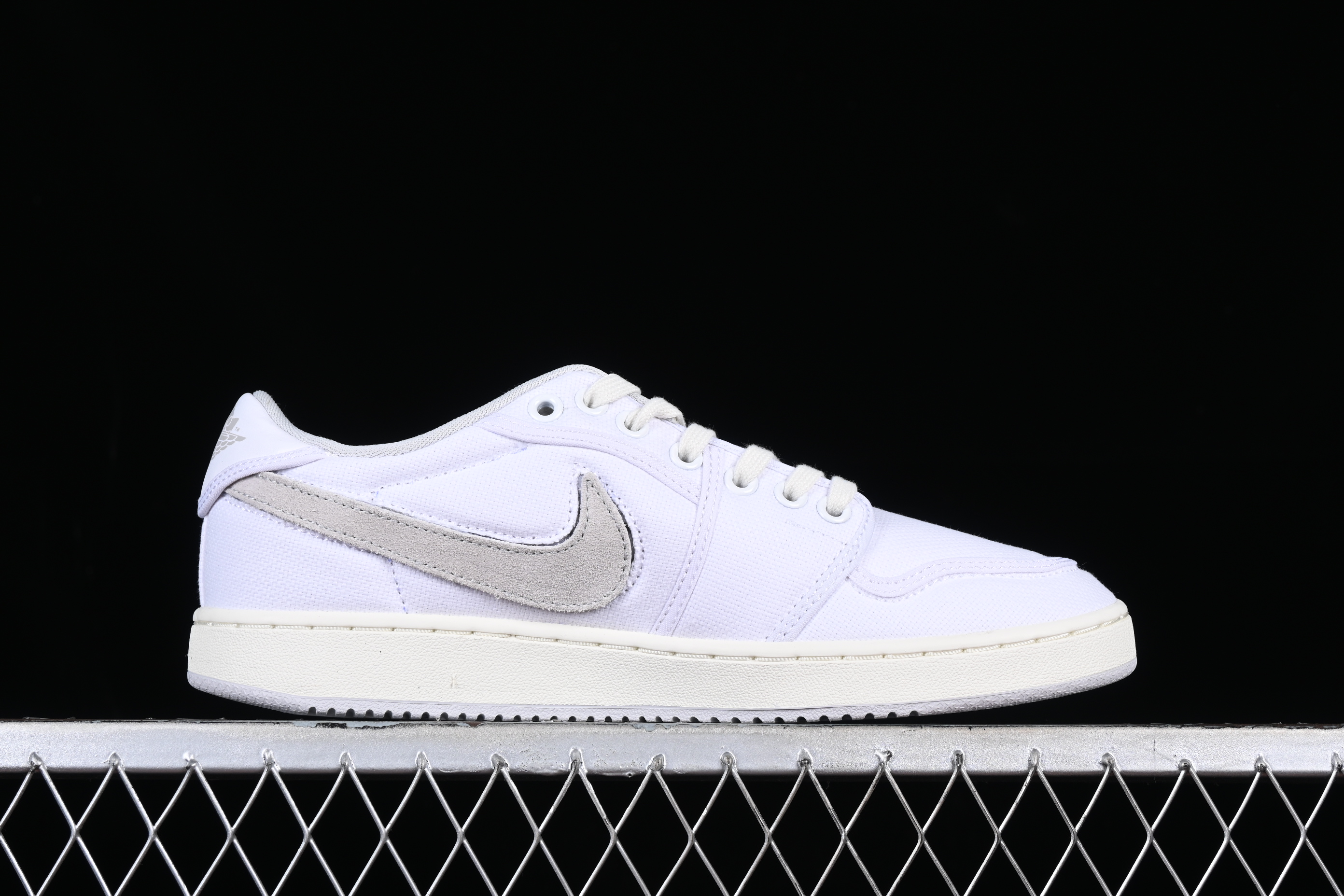 AJ1 low top