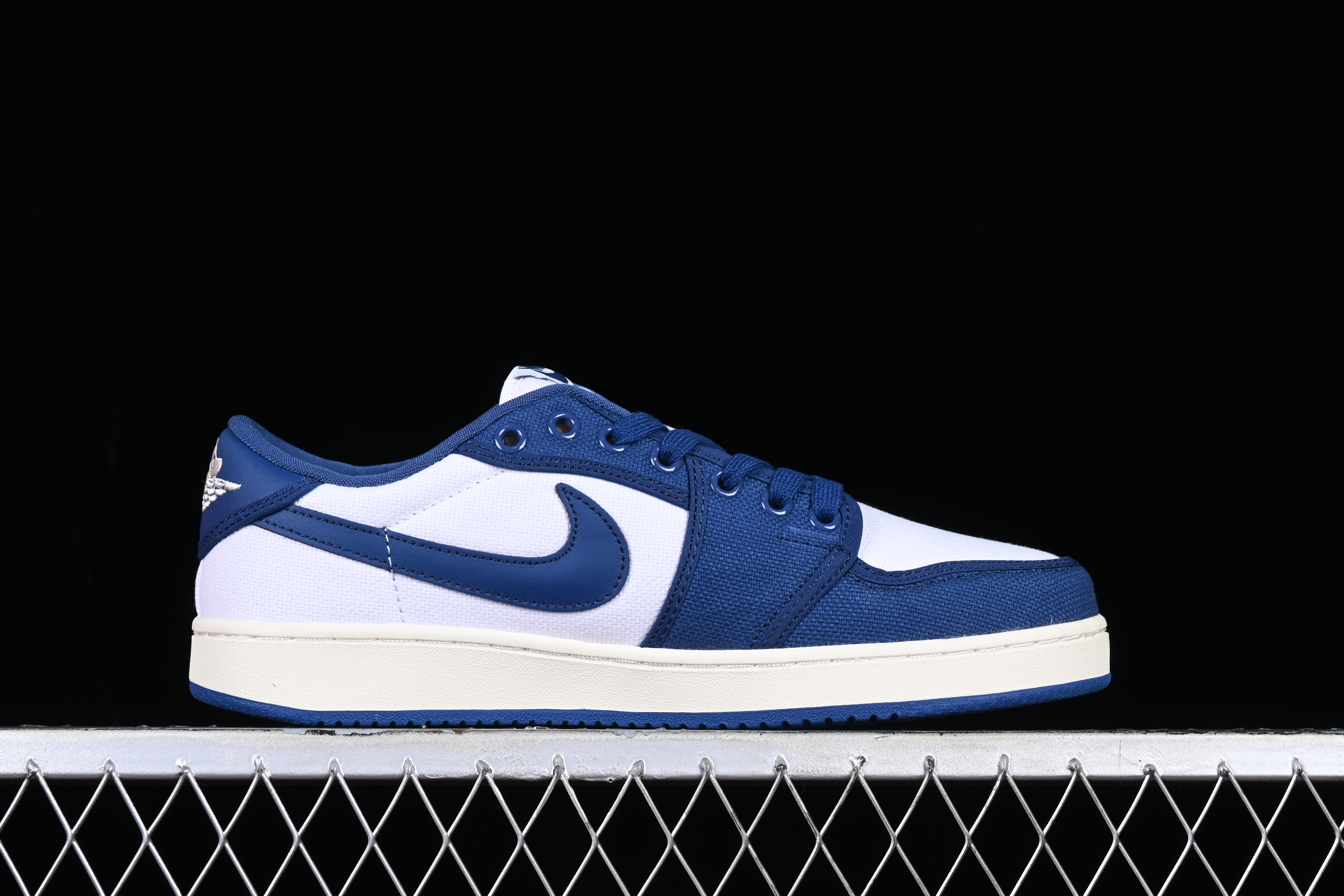 AJ1 low top