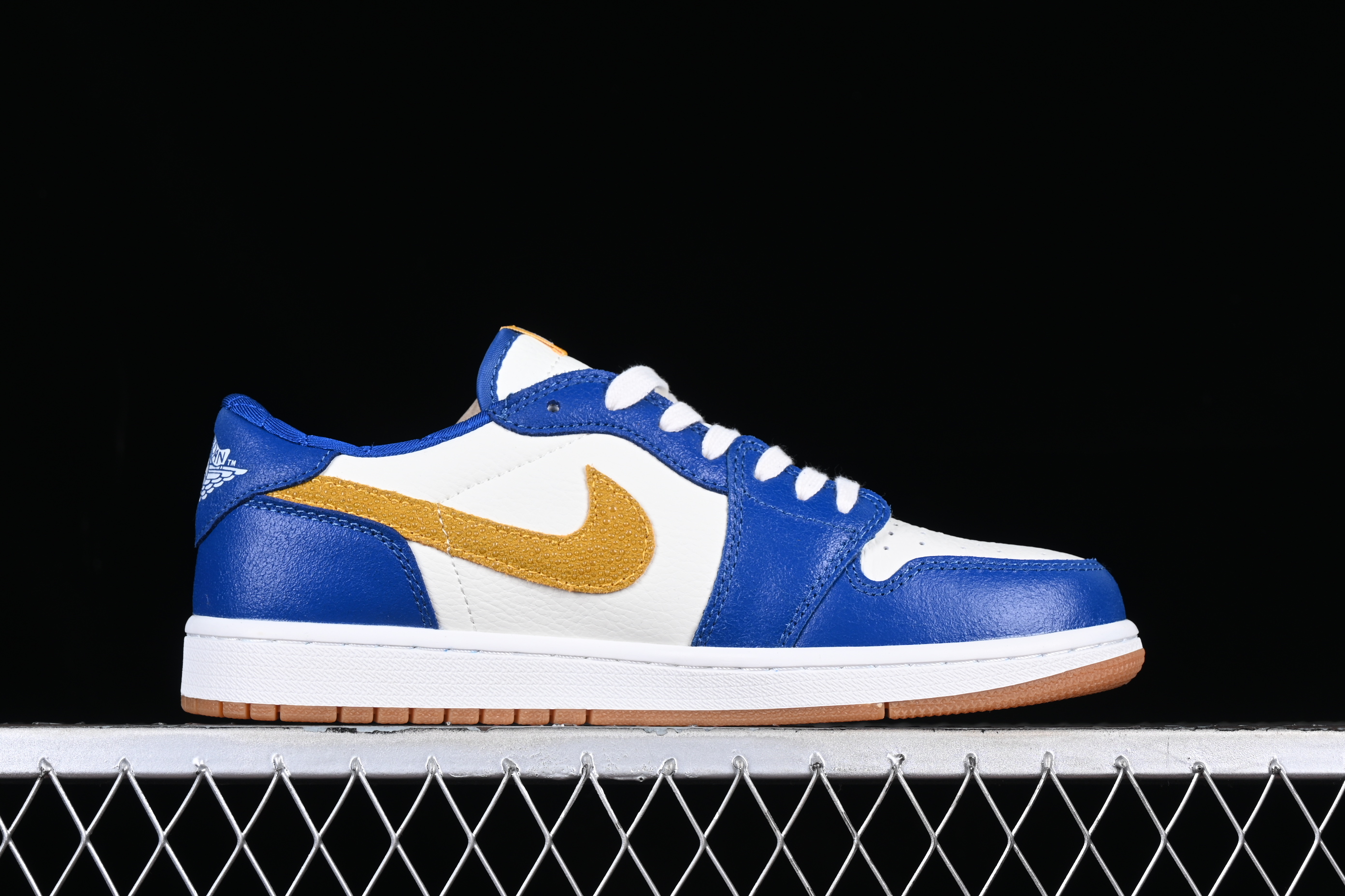 AJ1 low top