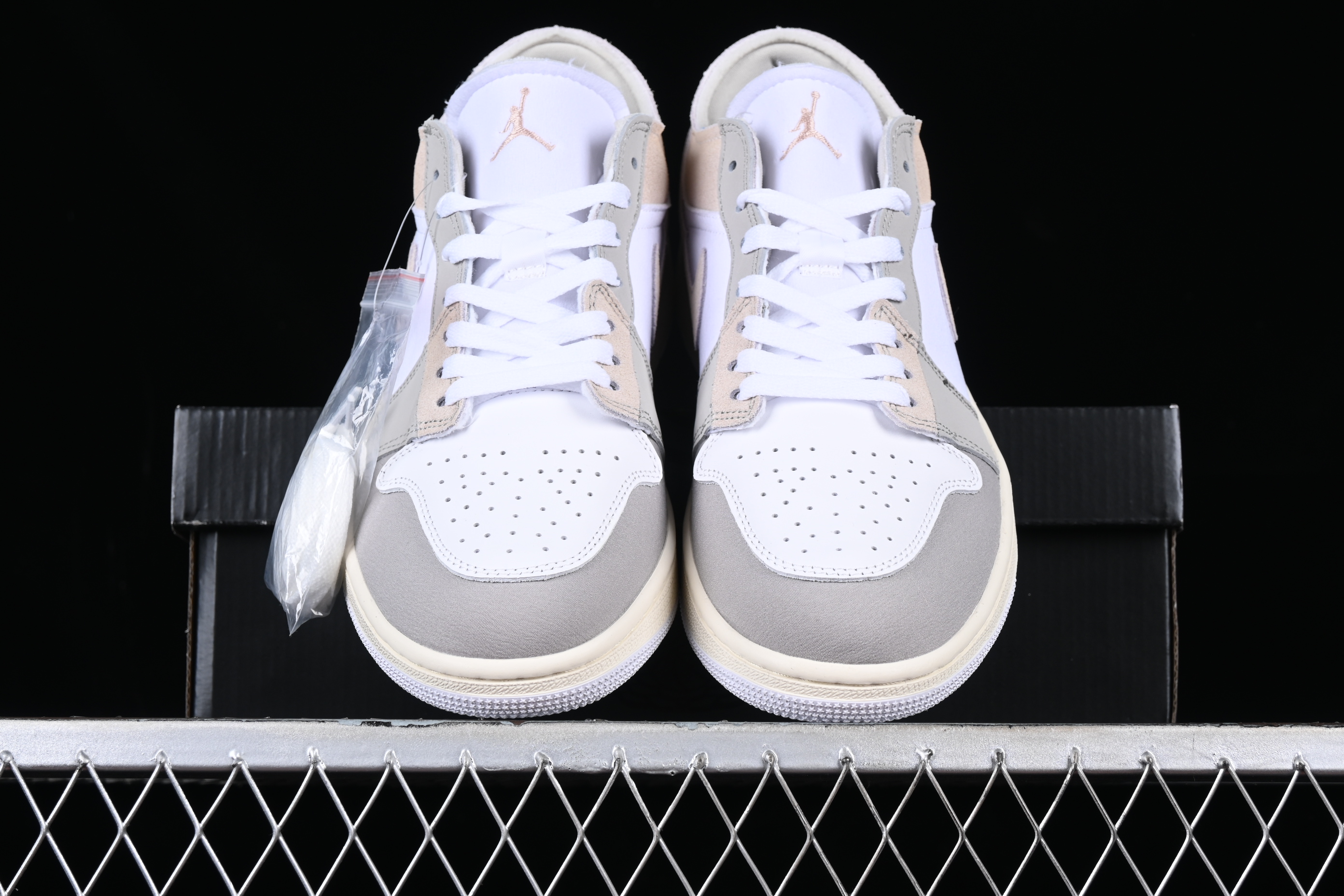 AJ1 low top