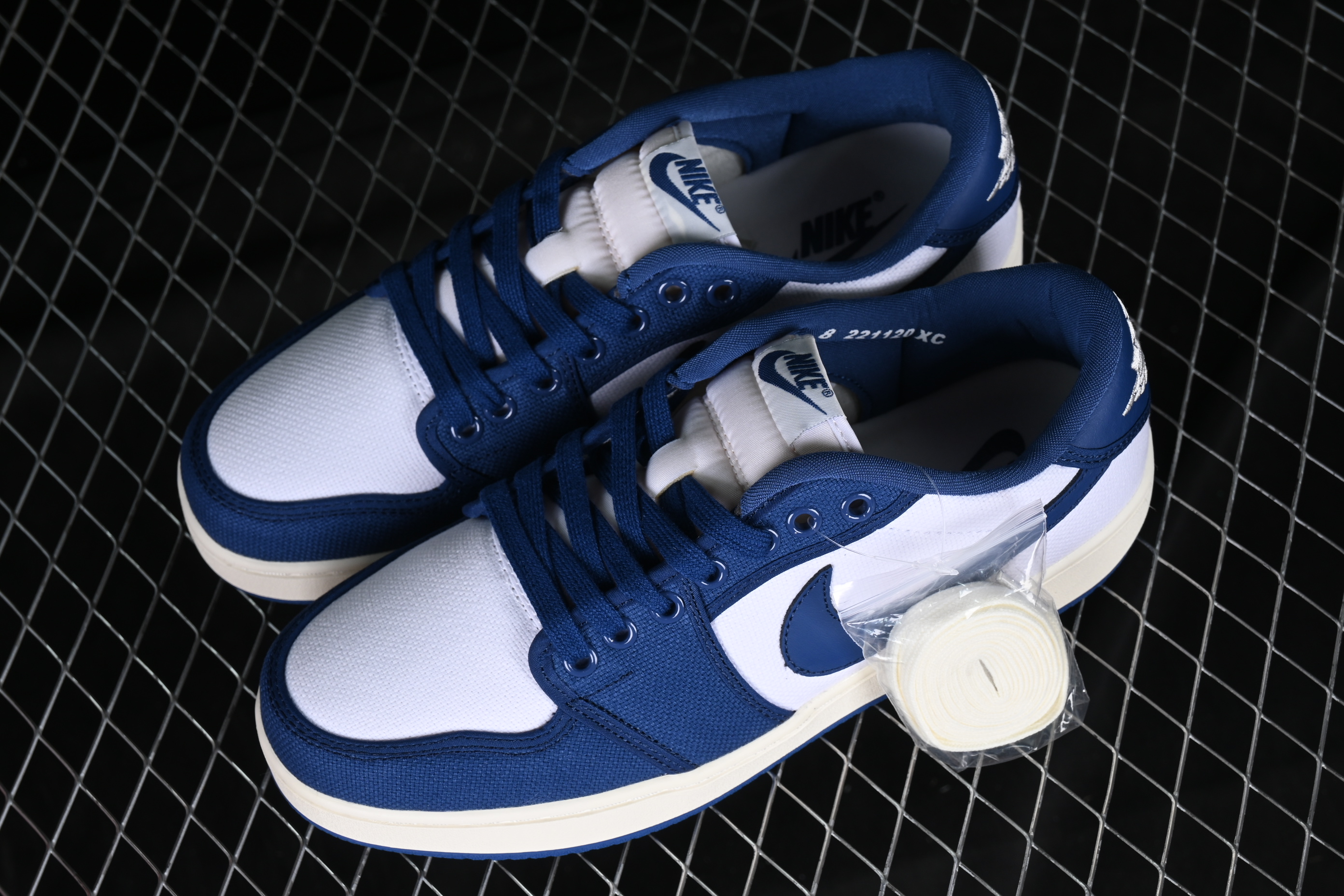 AJ1 low top