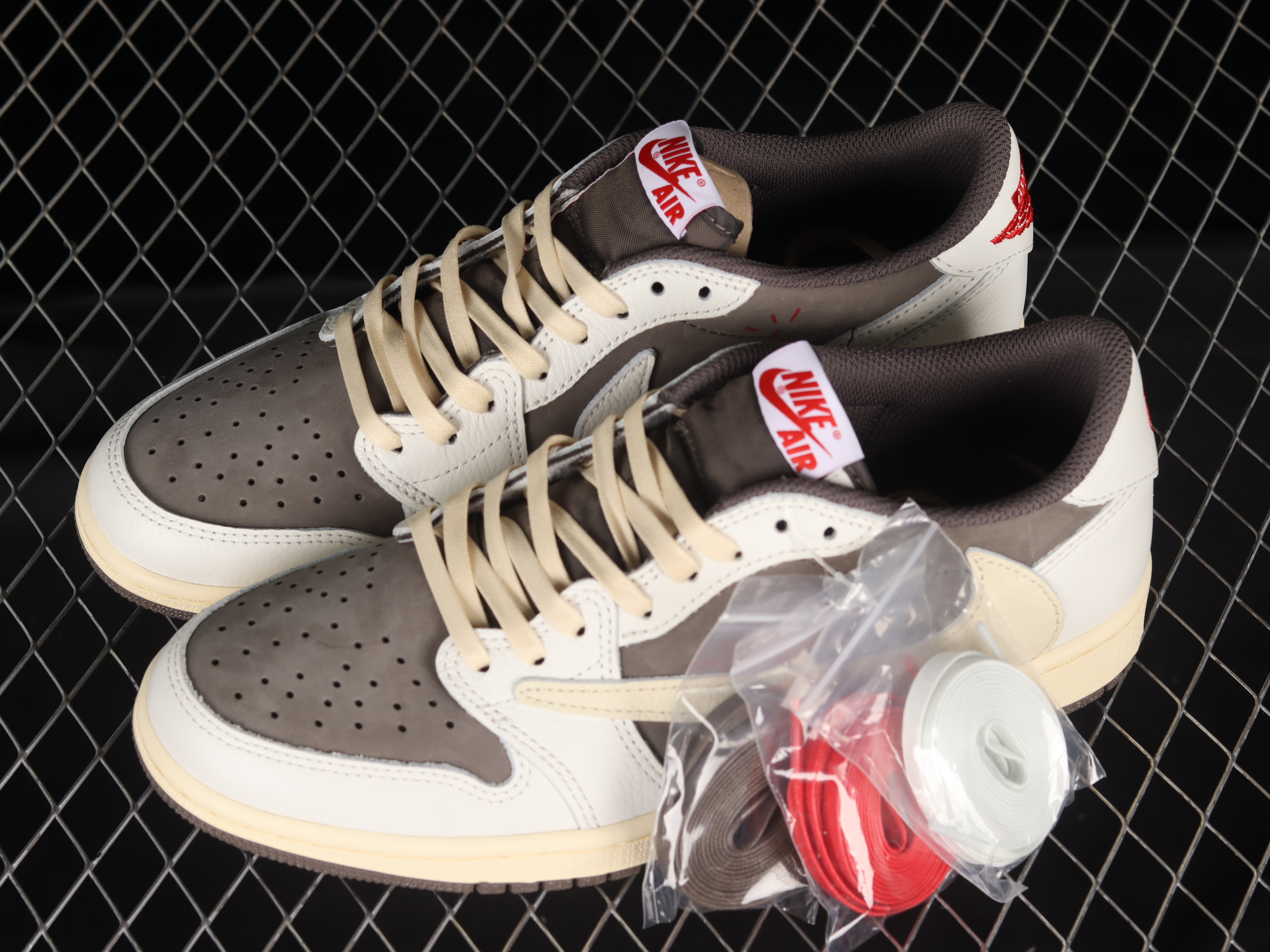 AJ1 low top