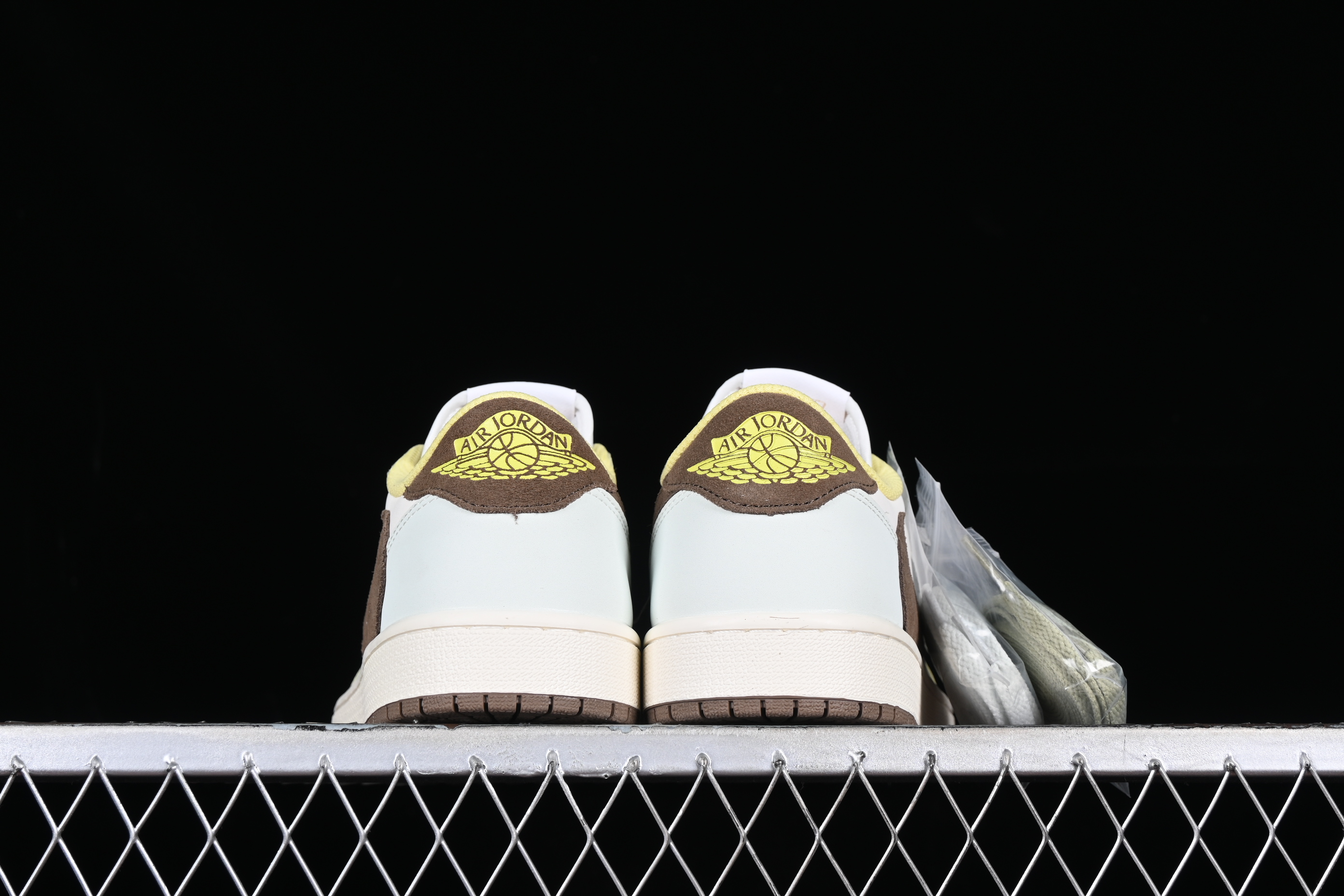AJ1 low top