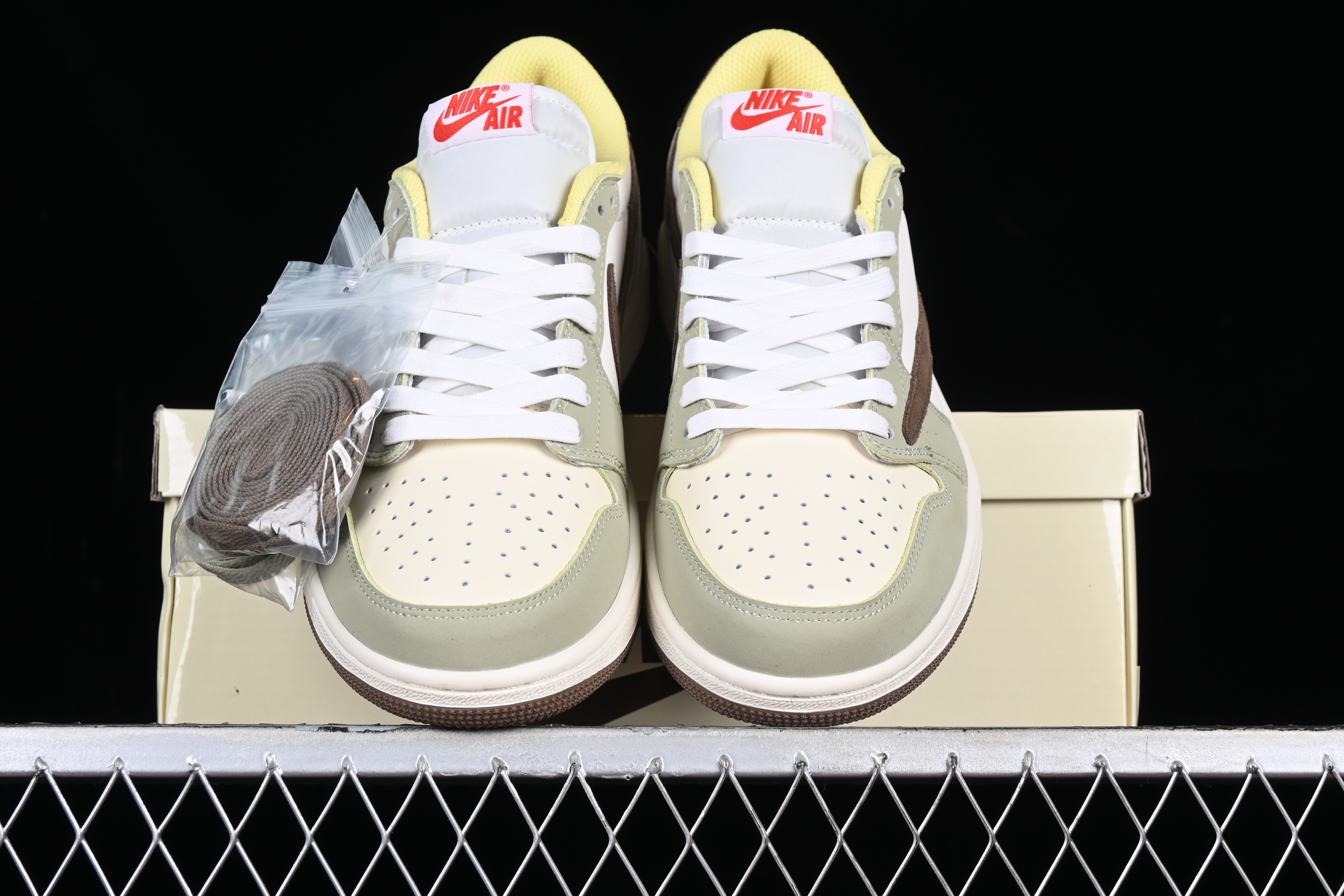 AJ1 low top
