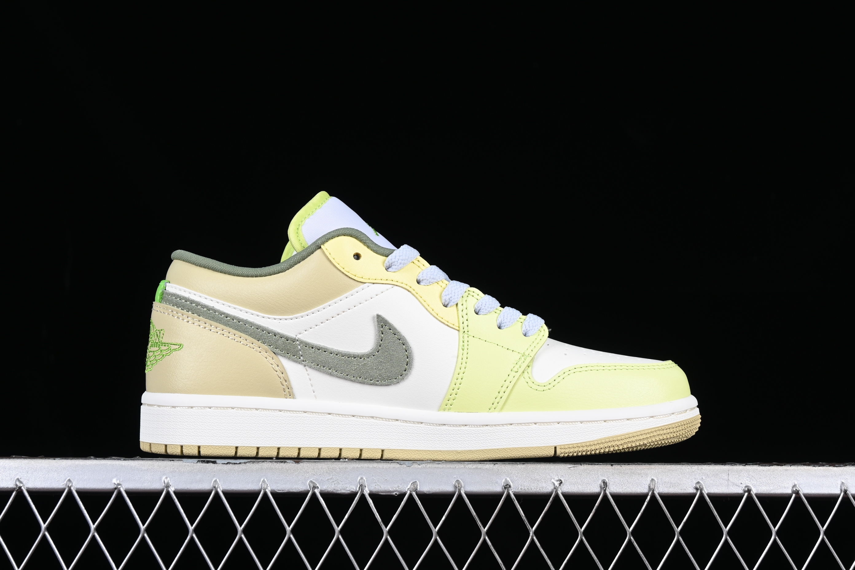 AJ1 low top