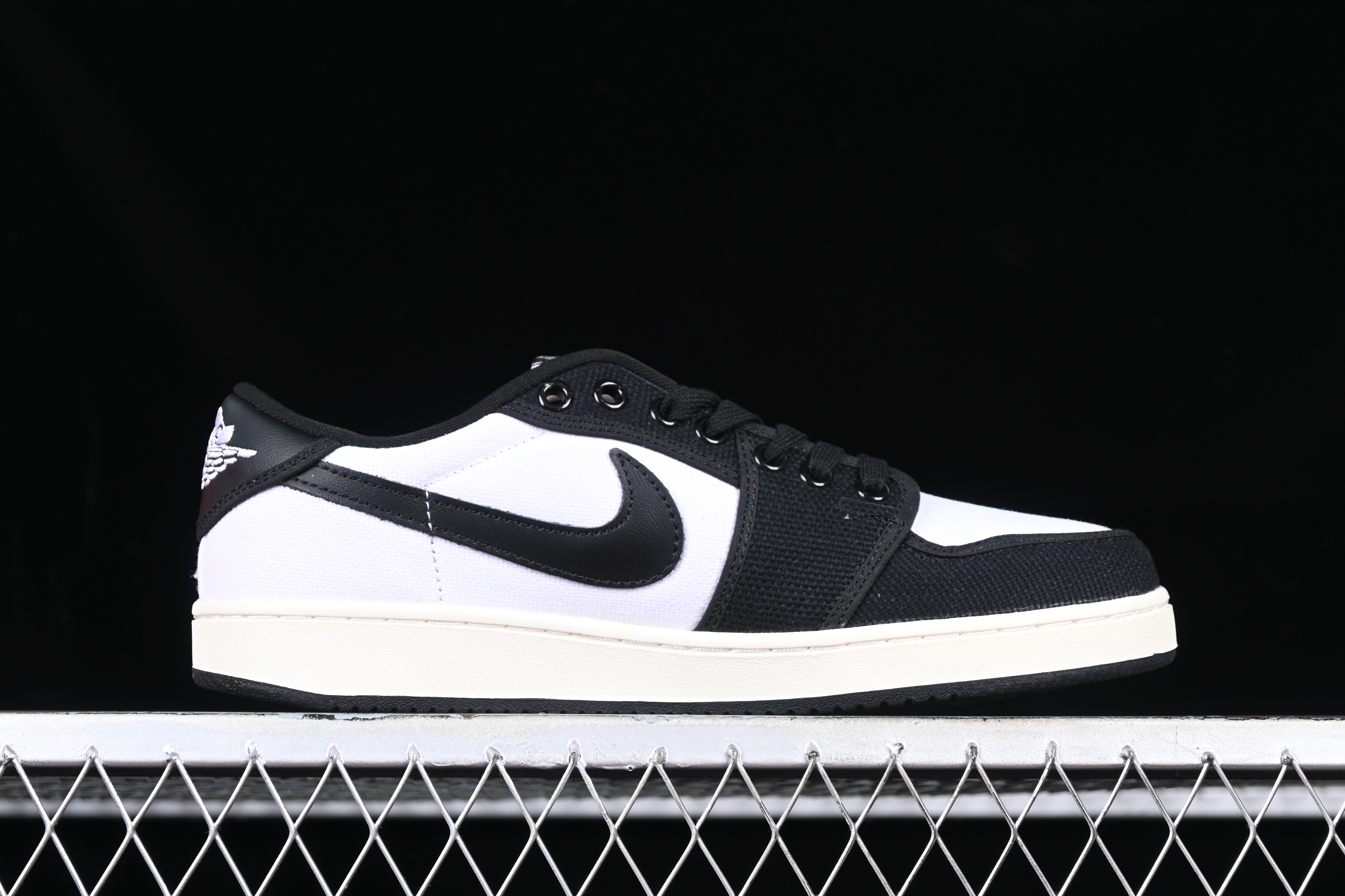AJ1 low top