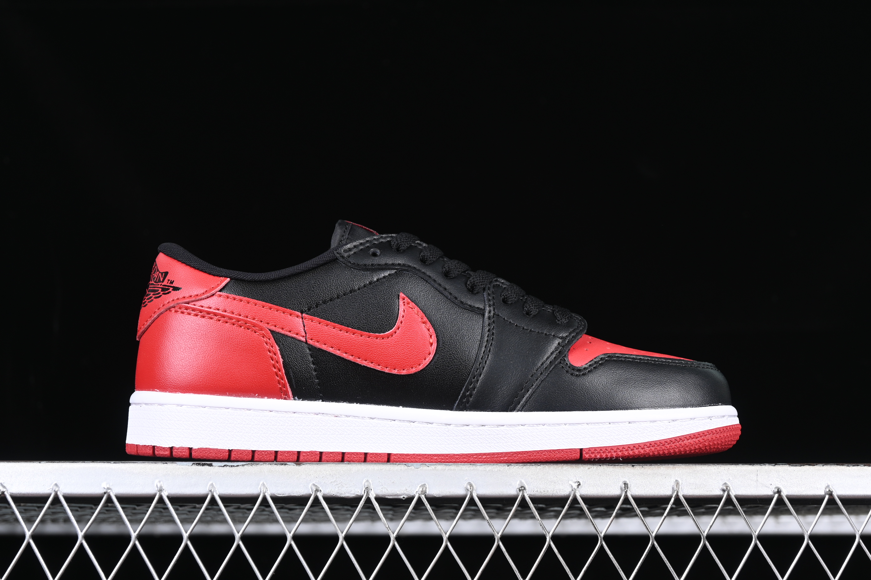 AJ1 low top