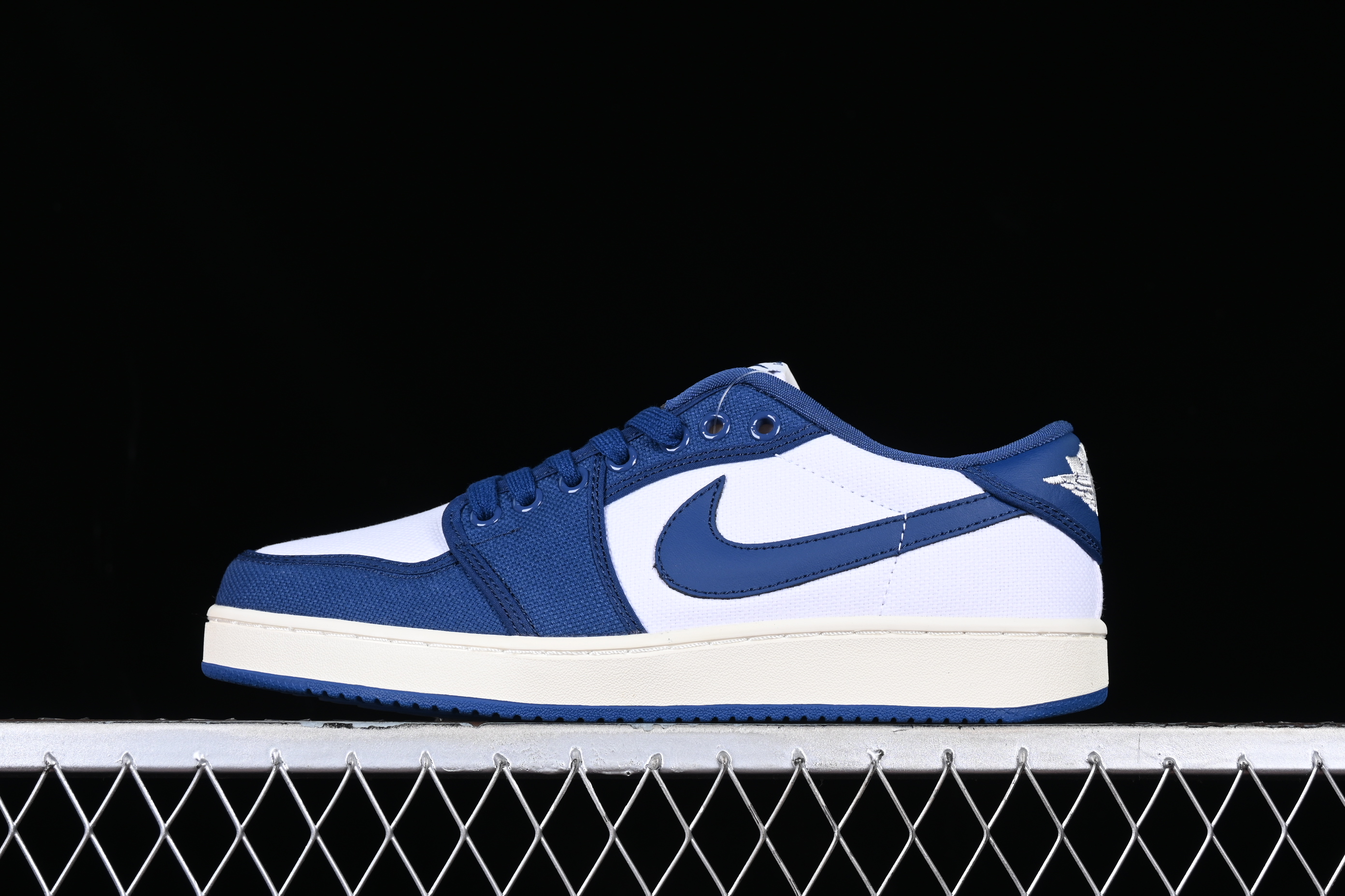 AJ1 low top