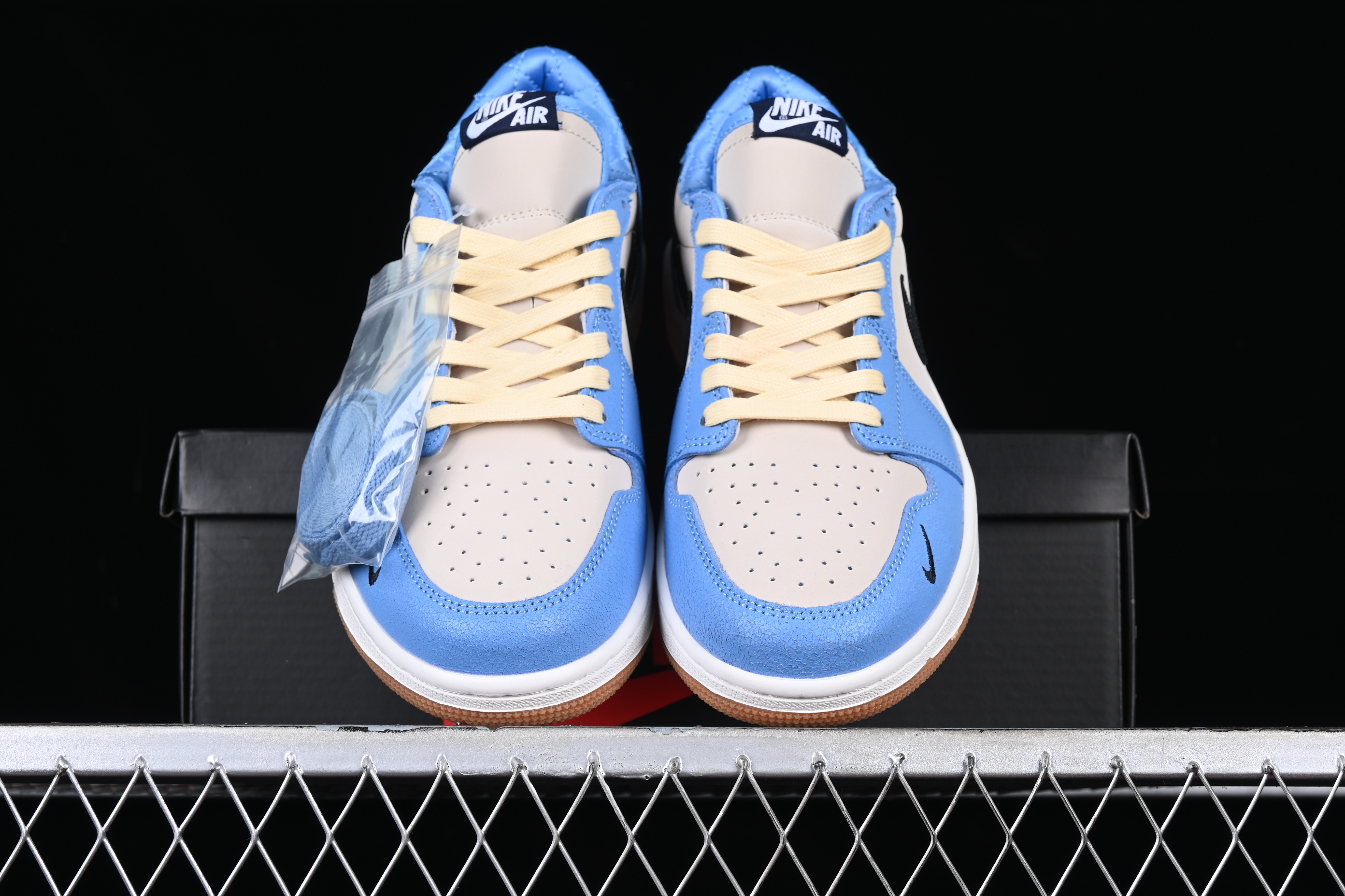 AJ1 low top