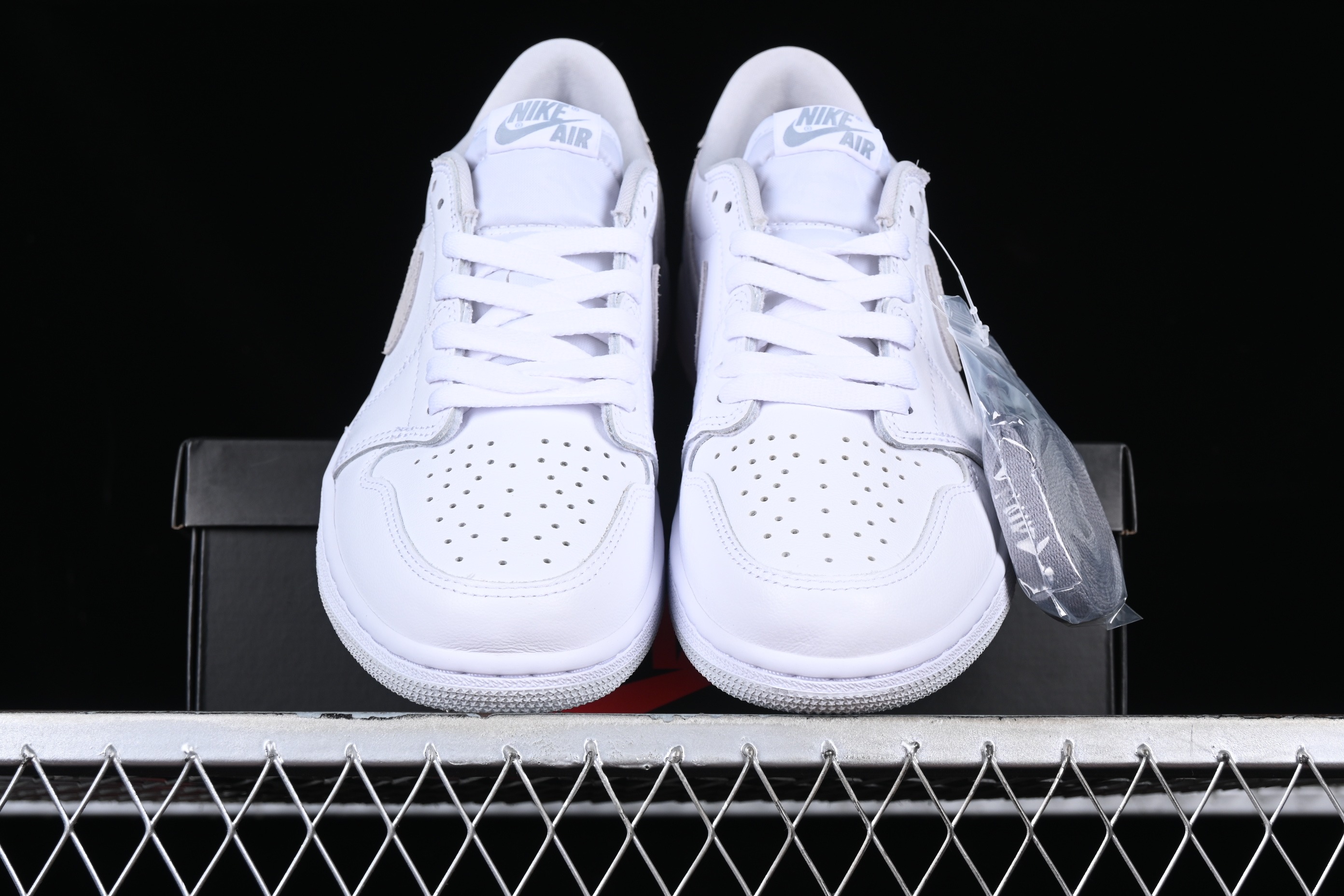 AJ1 low top