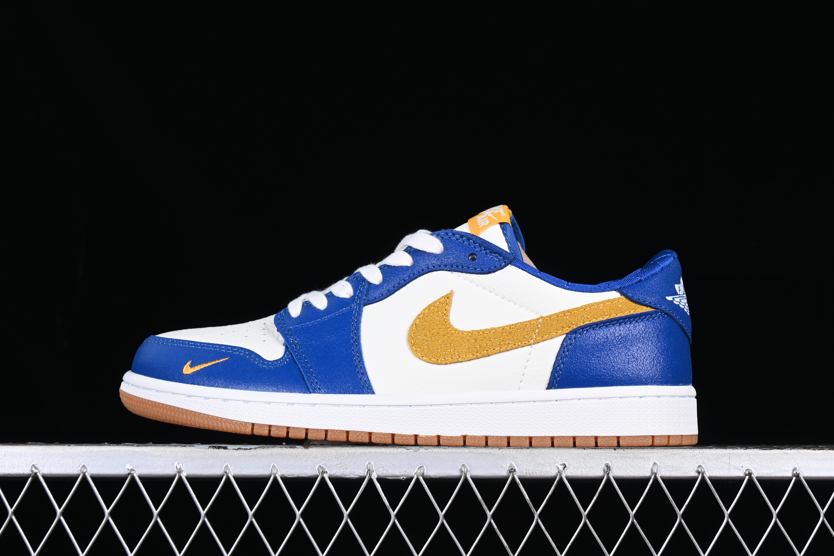 AJ1 low top