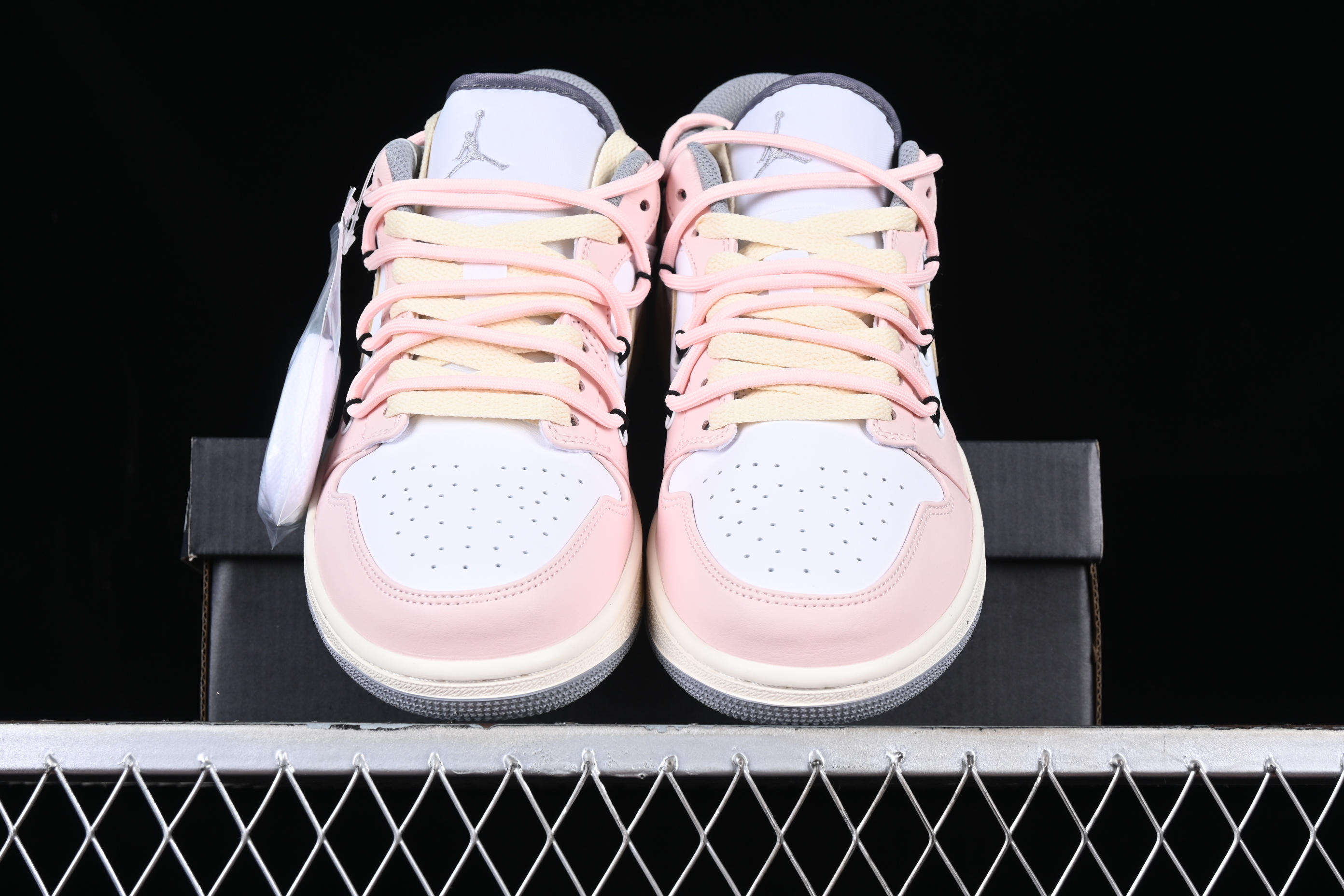 AJ1 low top