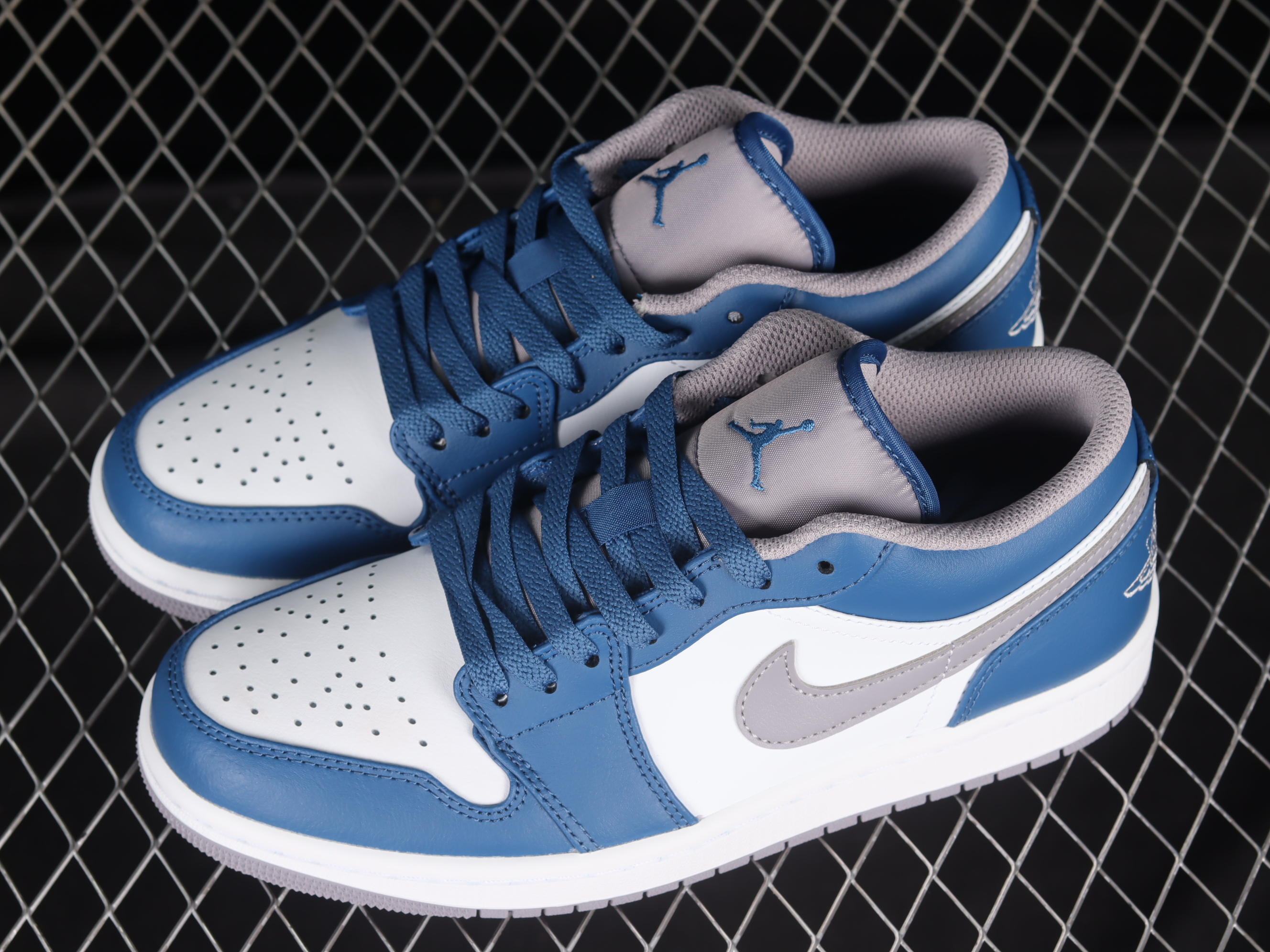 AJ1 low top