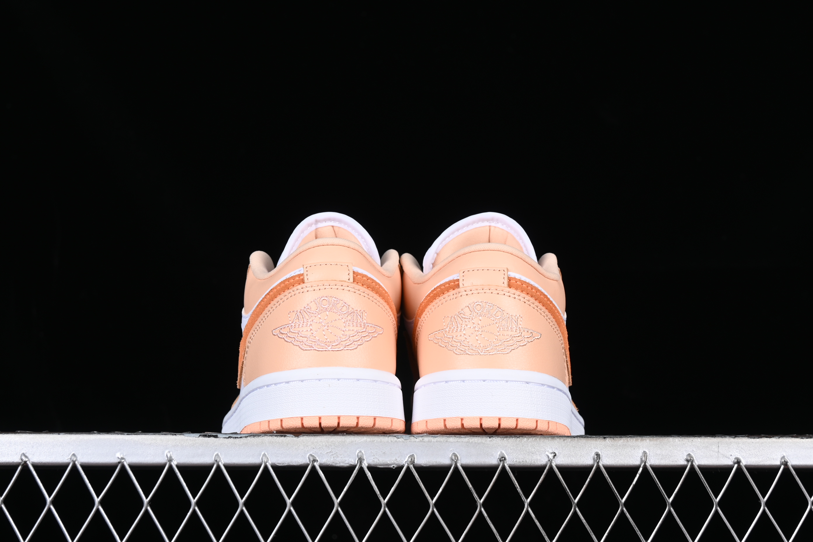 AJ1 low top