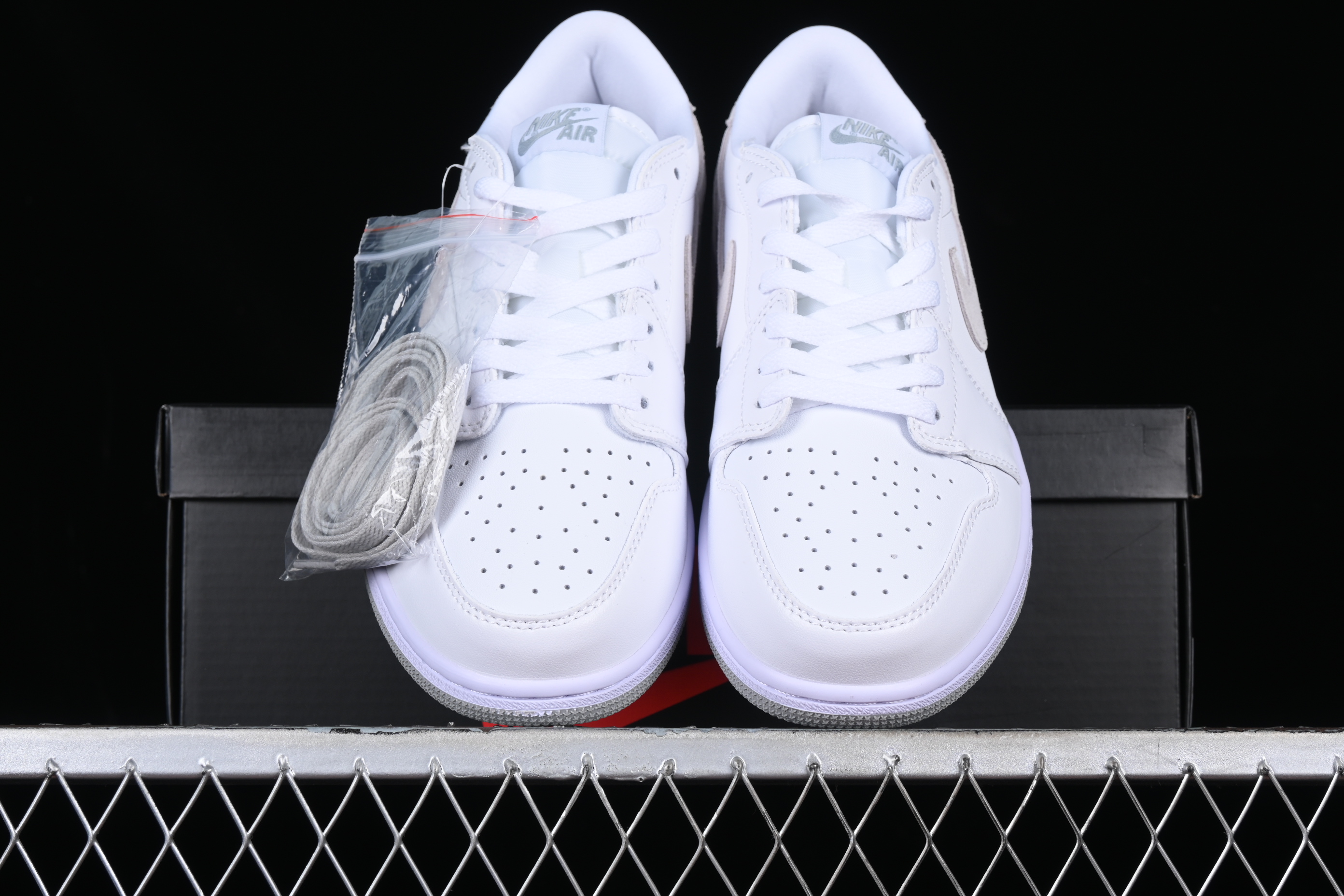 AJ1 low top