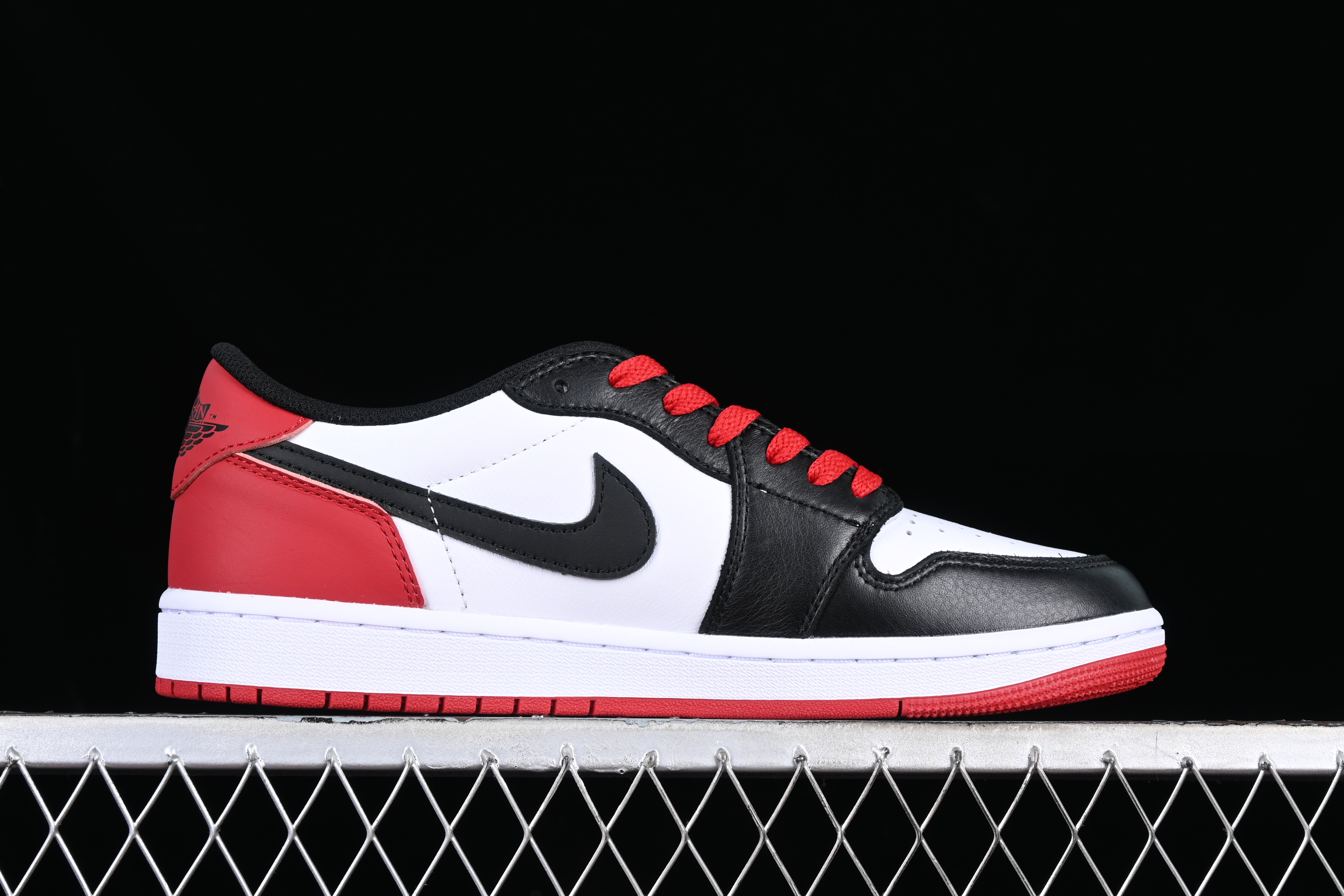 AJ1 low top
