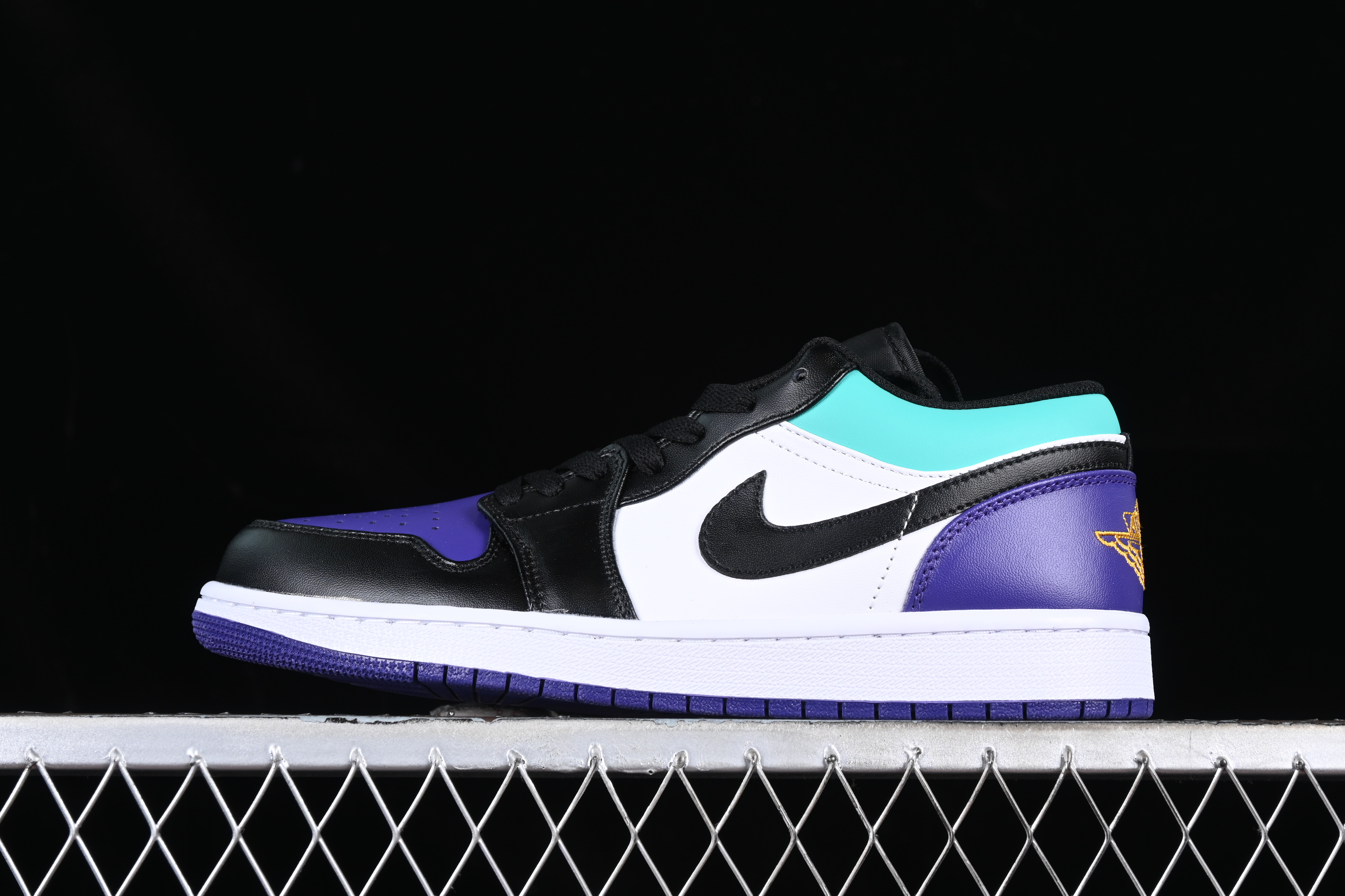 AJ1 low top