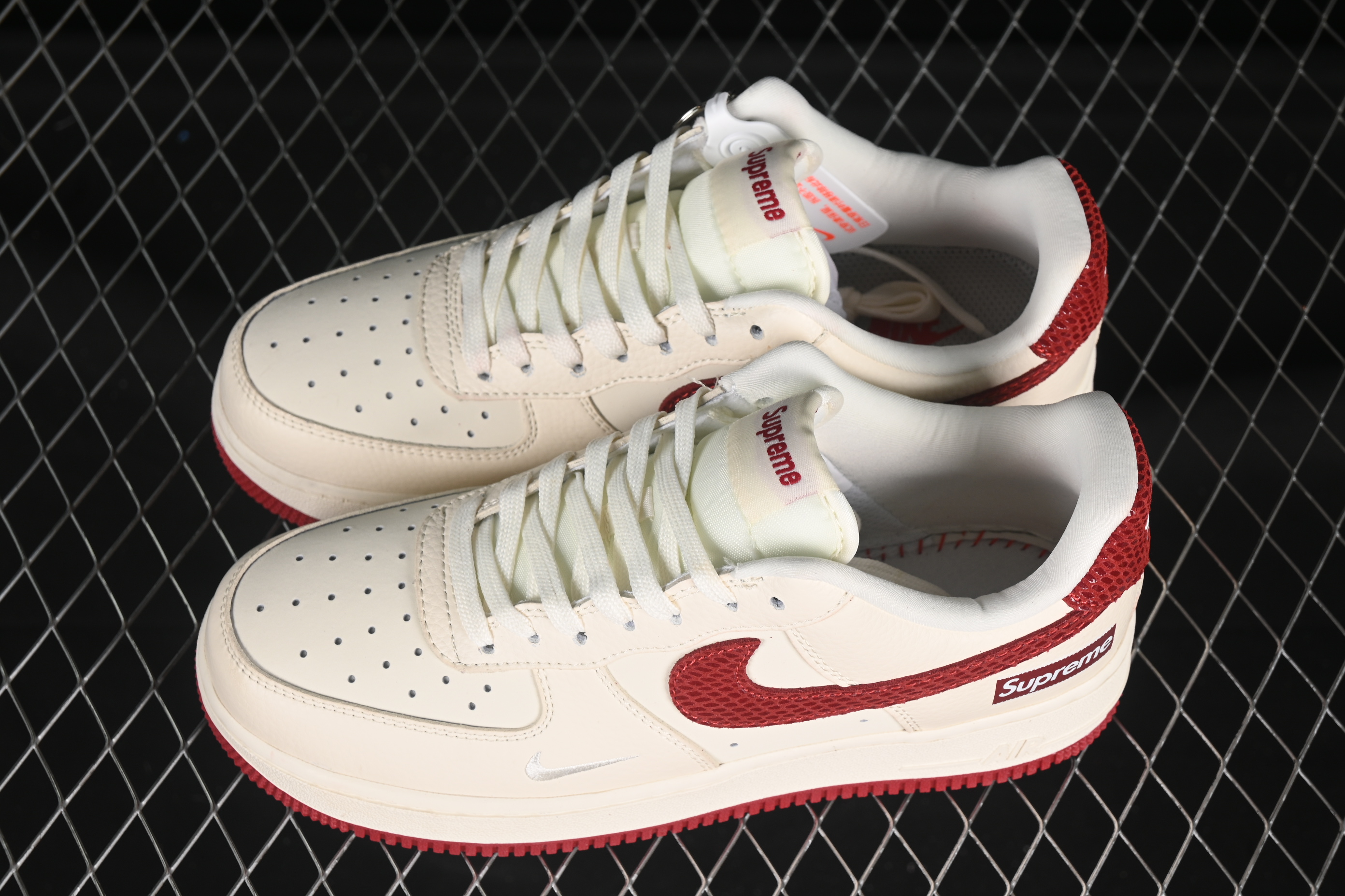Air Force 1'07 Low Supreme Collaboration beige snakehead Hook DF0188-040 36-45